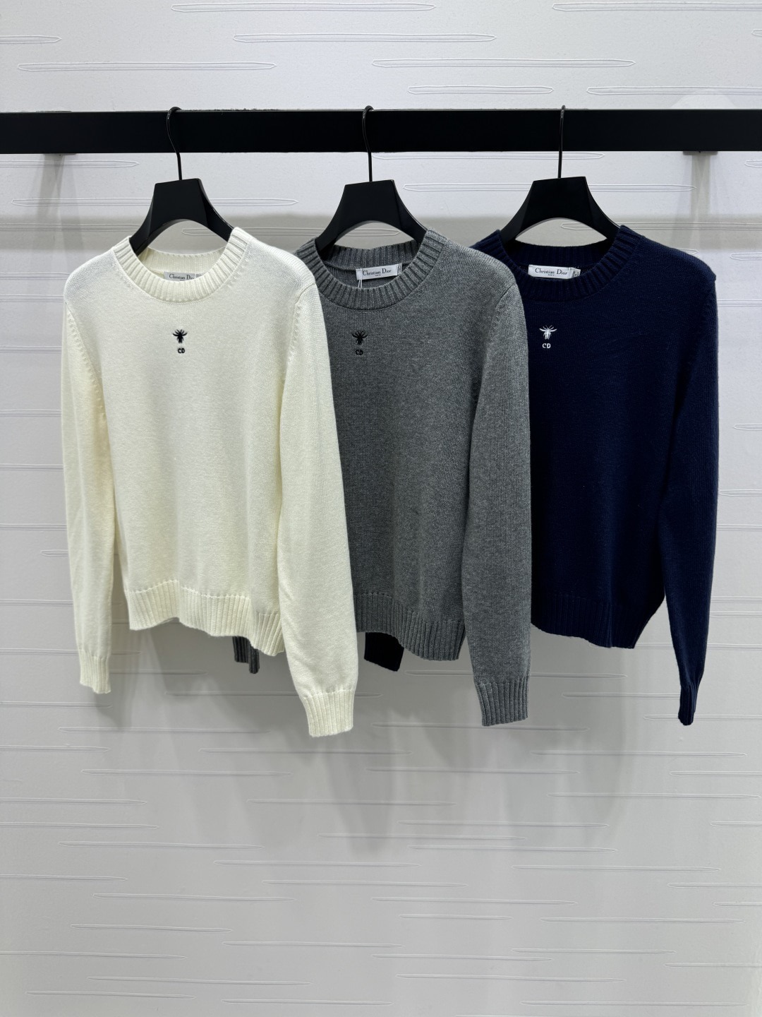 디올 26 봄 무지 라운드 긴팔