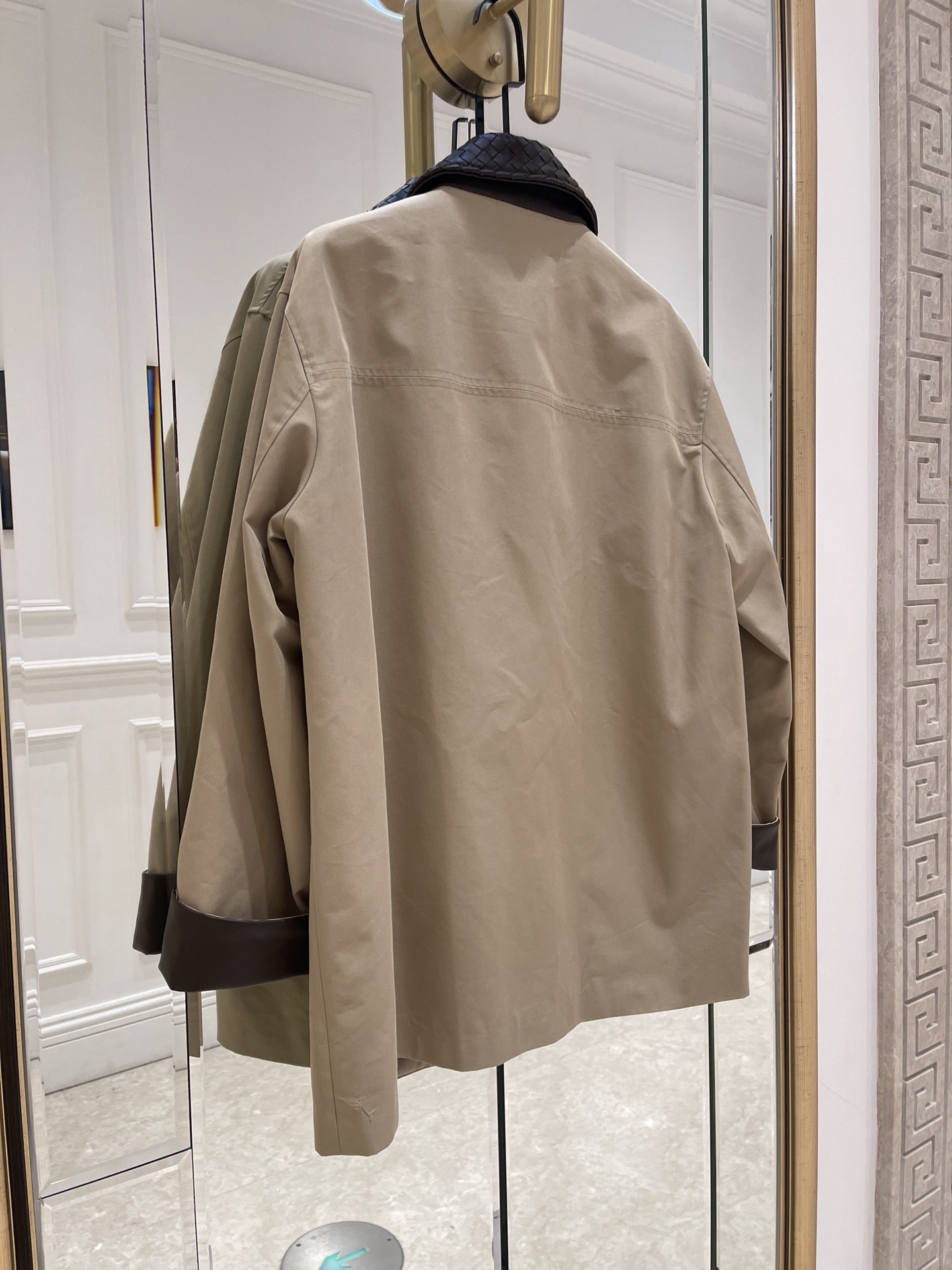 샤넬 25 신상 빈티지 모피 칼라 아우터