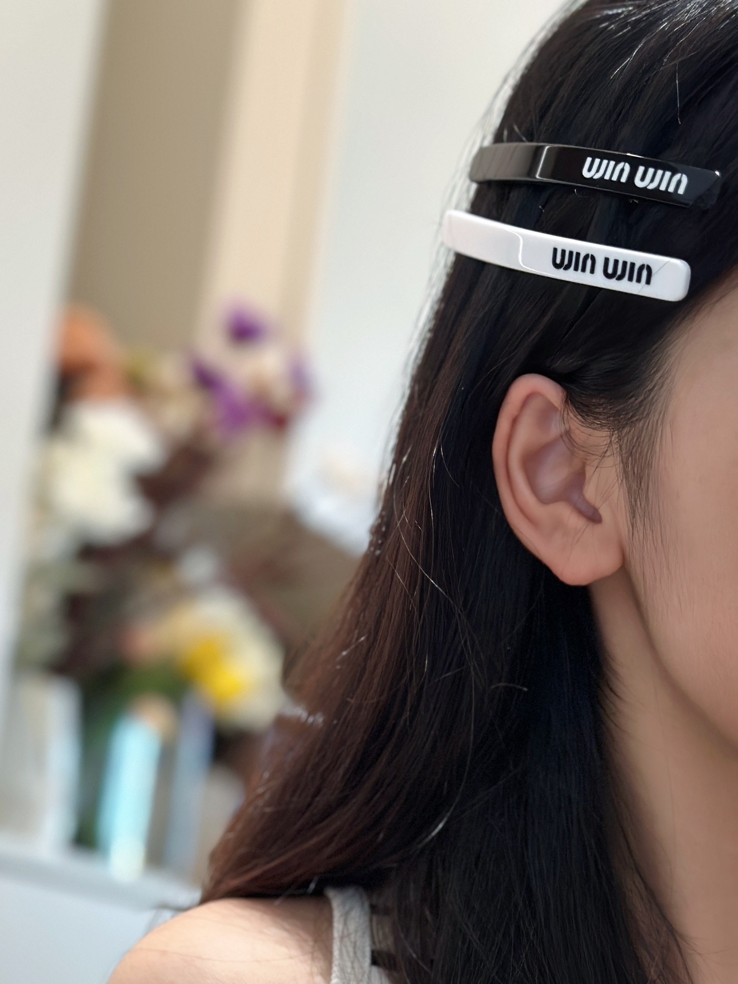 미우미우 블랙/화이트 일자클립