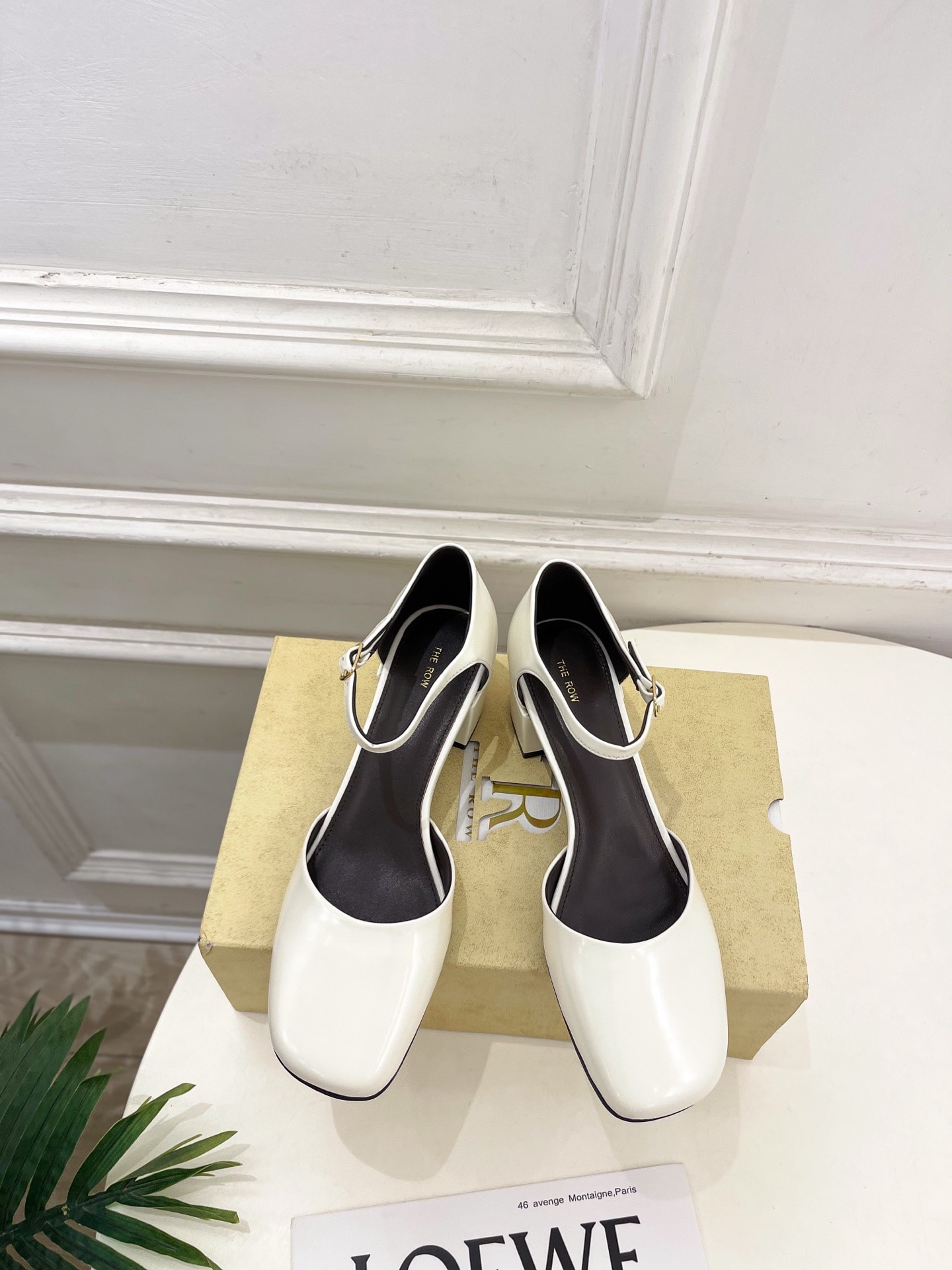 더로우 26 신상 심플 빈티지 통굽 샌들