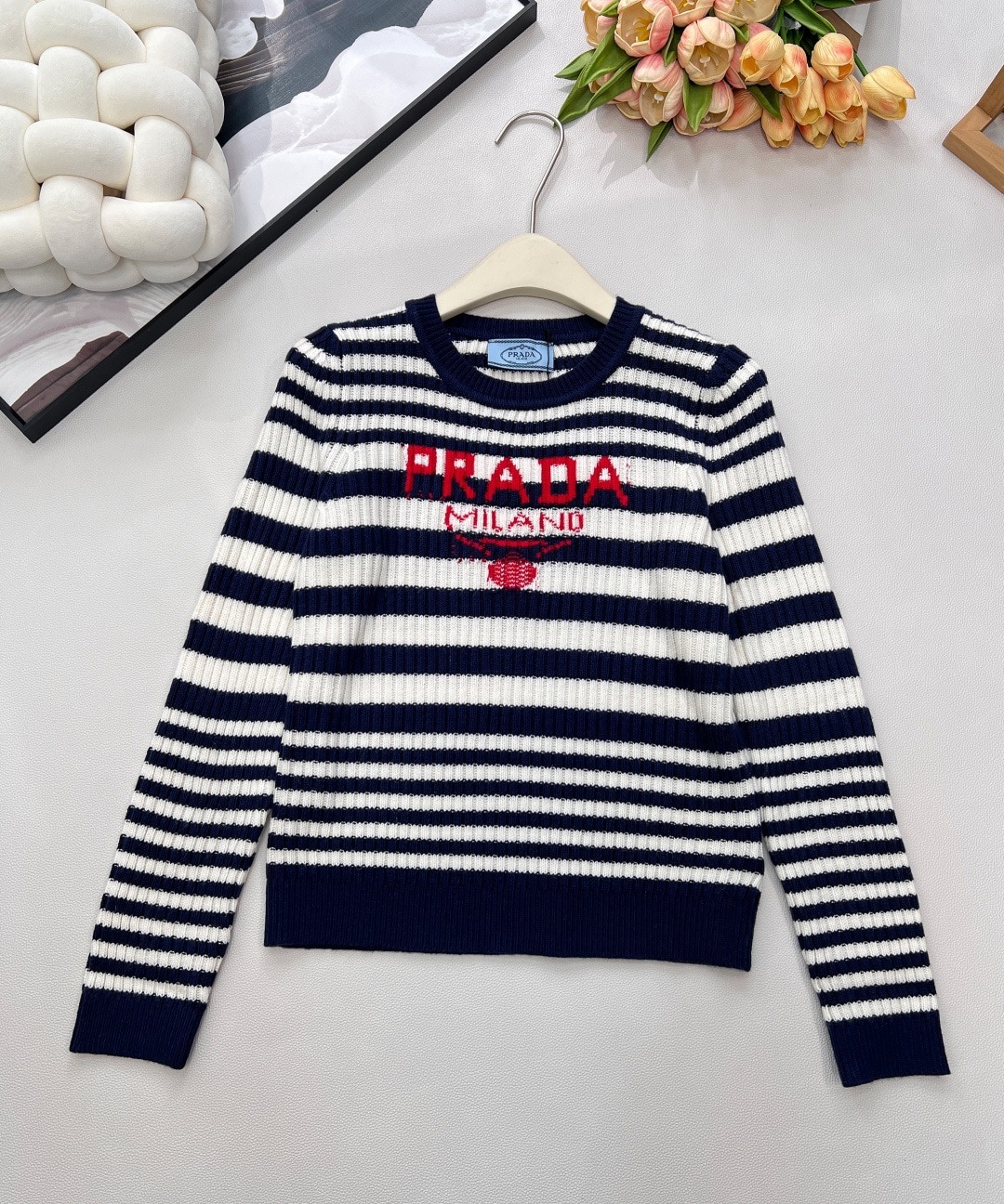 프라다 신상 자가드 긴팔 니트