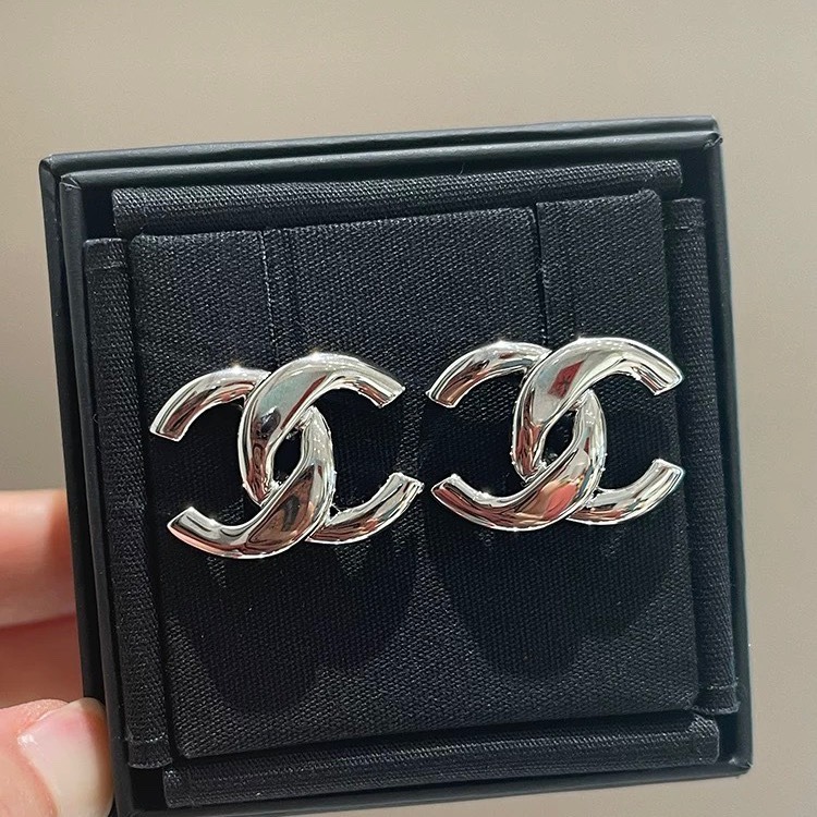 샤넬 클래식 이어링