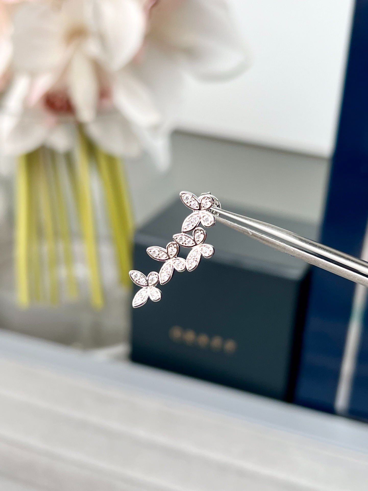 그라프 버터플라이 이어링