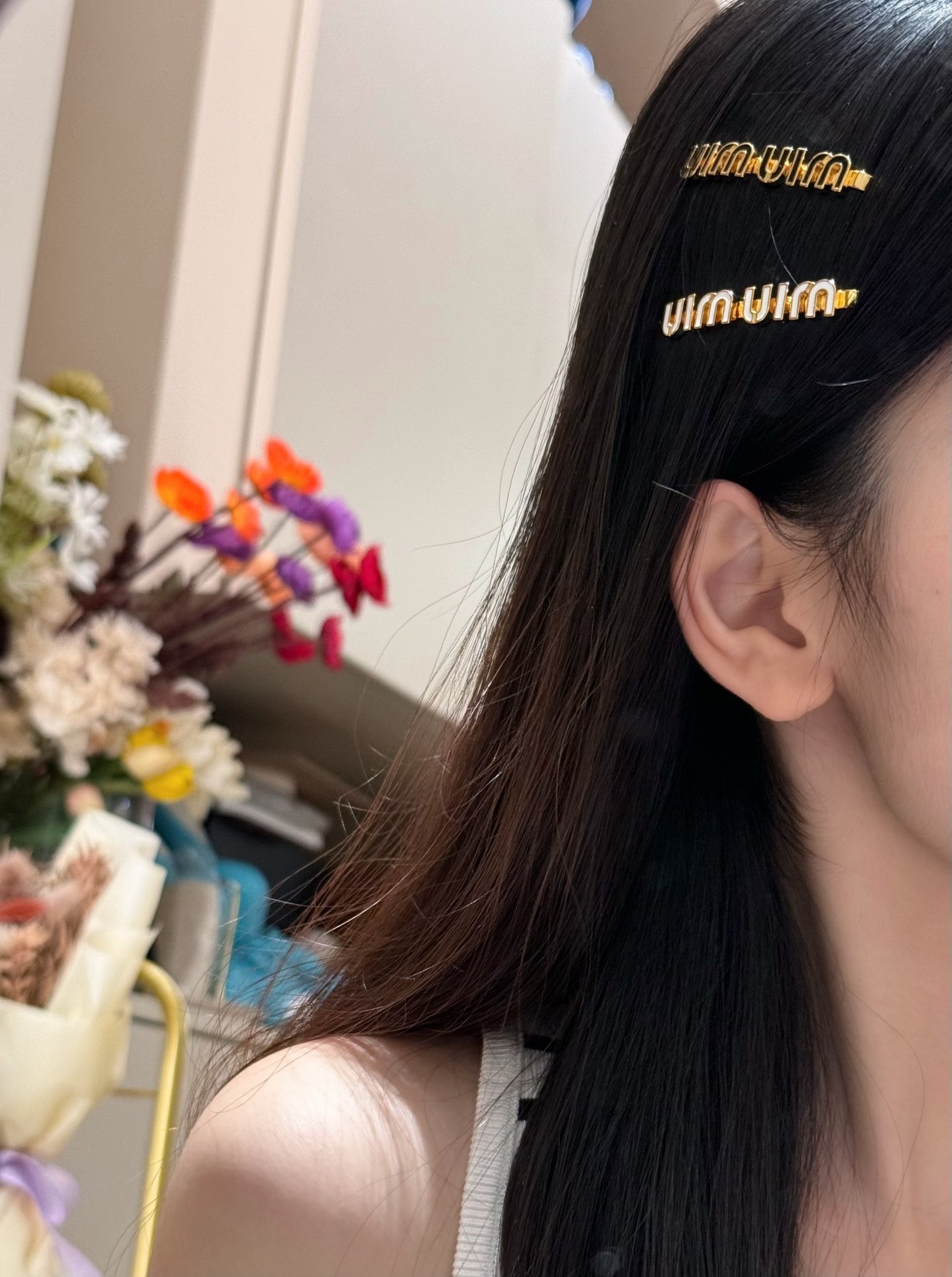 미우미우 블랙/화이트 에나멜 클립집게핀