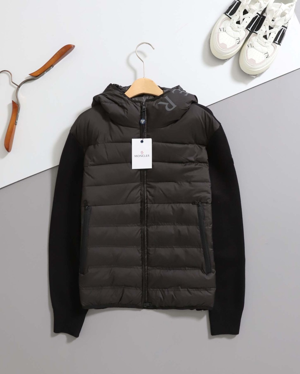 몽클레어 로고 후드 니트 패딩