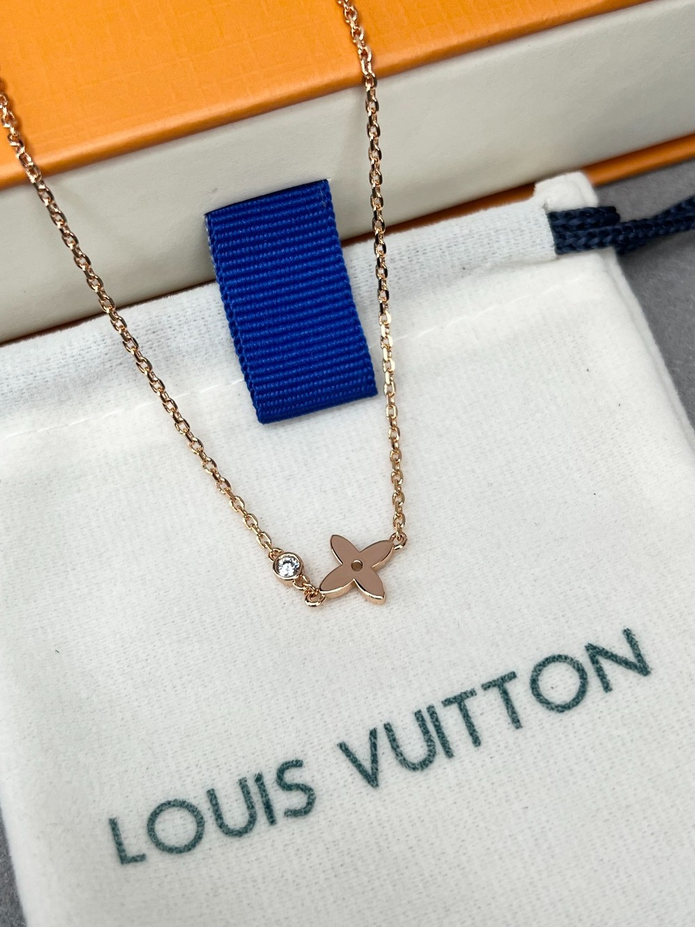 루이비통 LV 이딜 블라썸 네크리스