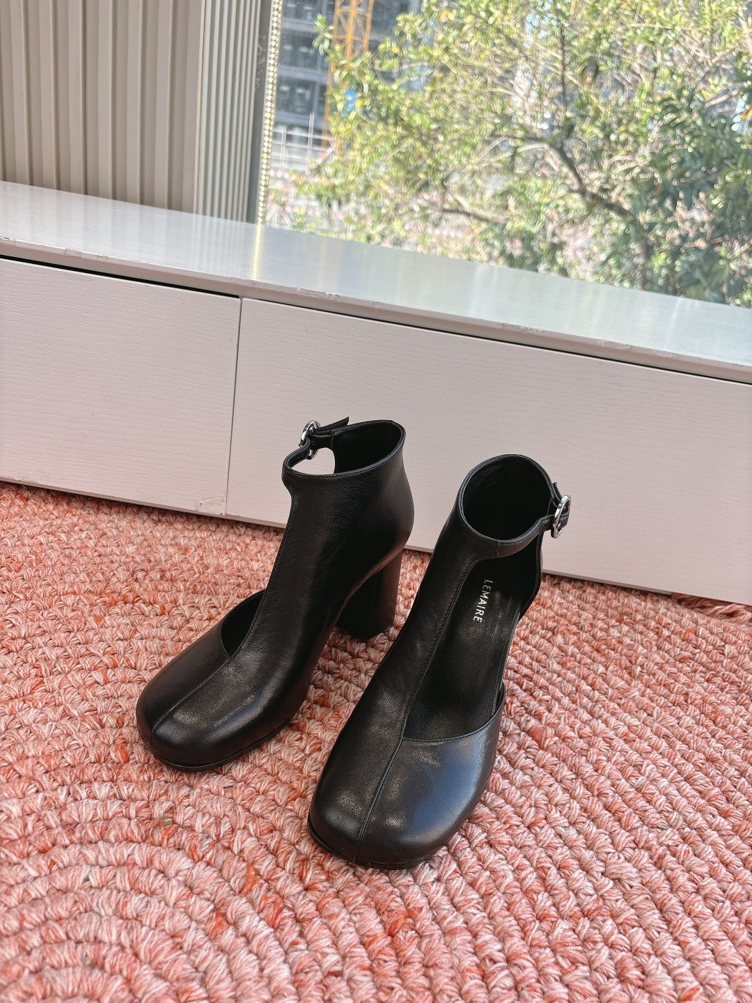 르메르 통굽 펀칭 앵클부츠