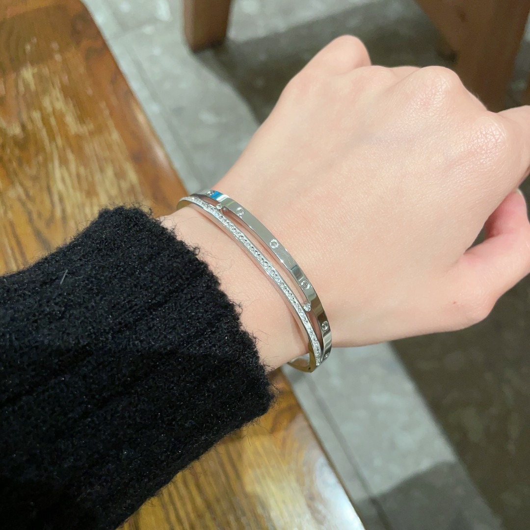 까르띠에 슬림핏 팔찌