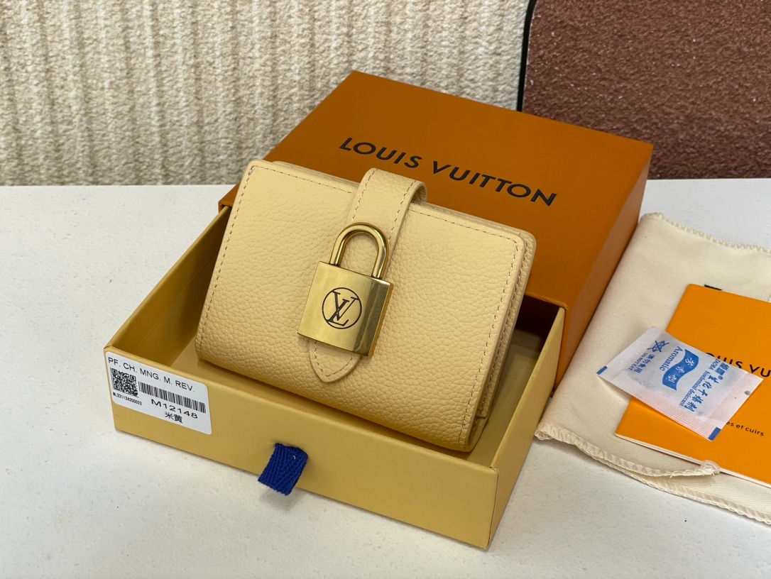 루이비통 로우 키 컴팩트 월렛