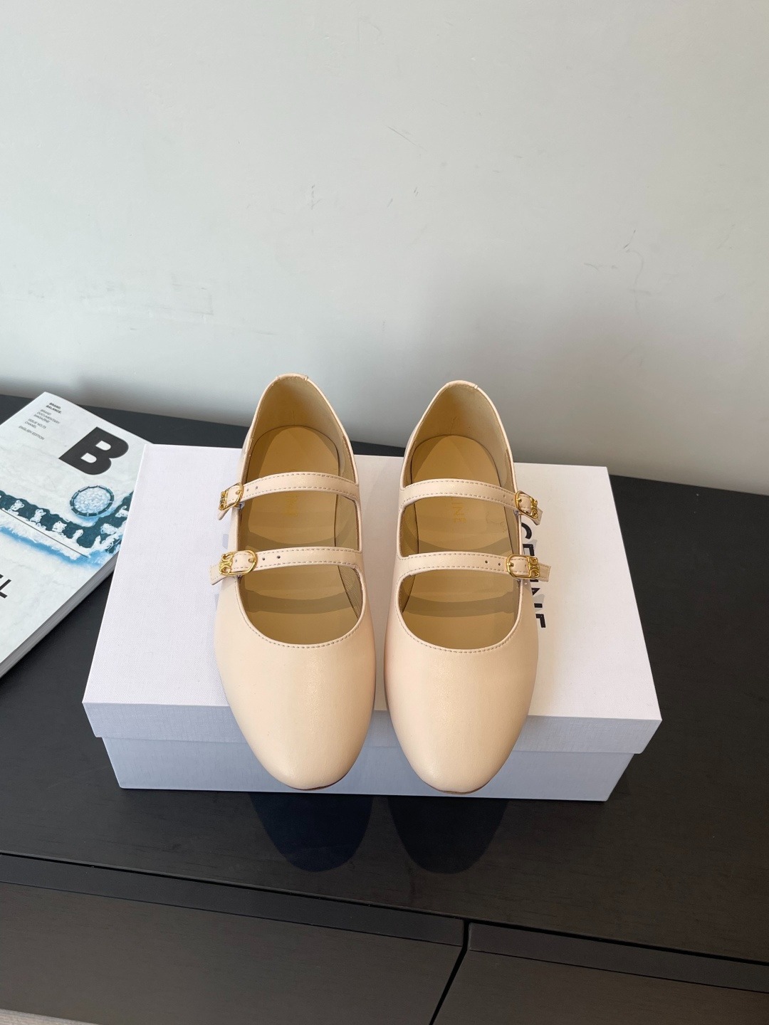 셀린느 신상 메리제인 플랫