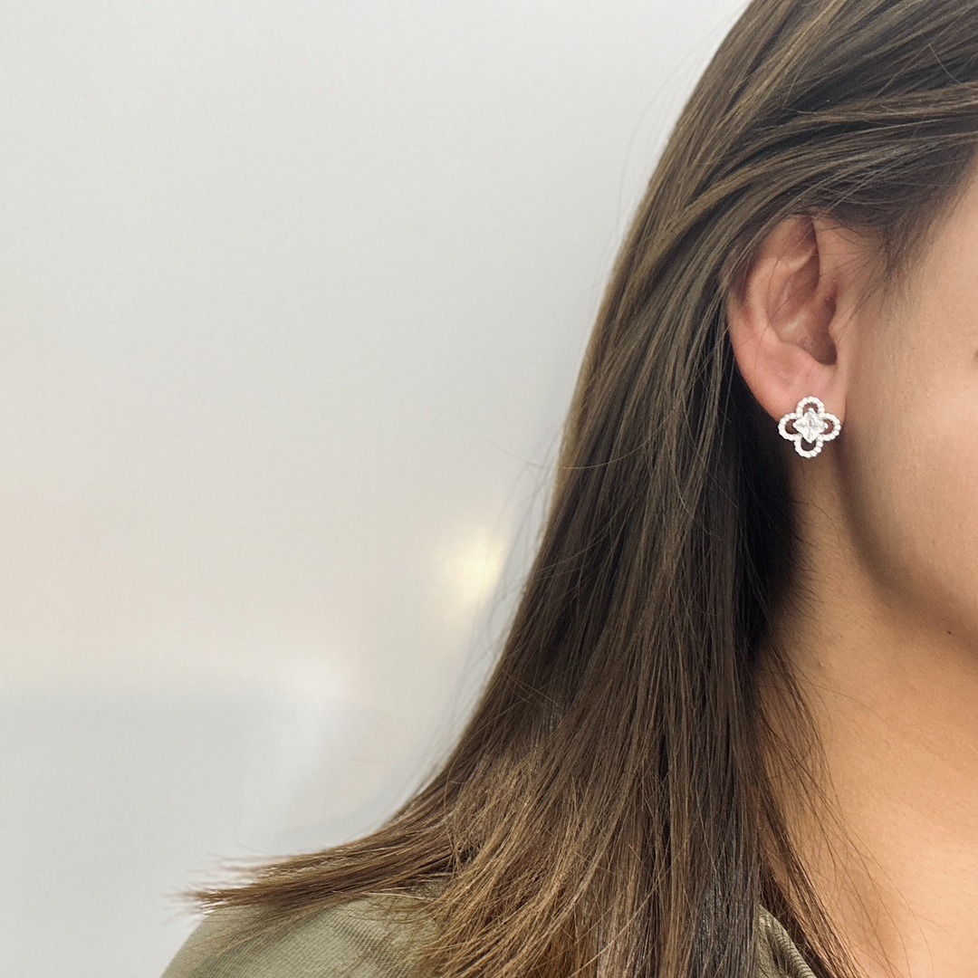 루이비통 신상 언밸런스 귀걸이