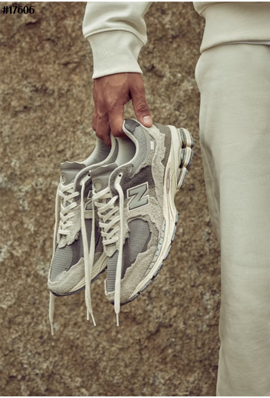 뉴발란스 2002R 프로텍션 팩 그레이