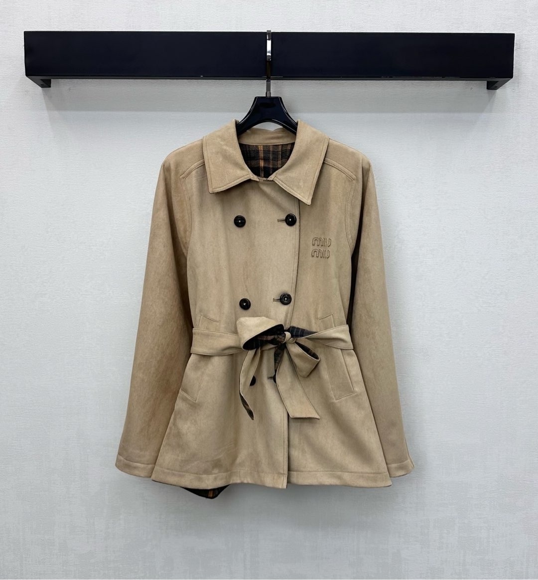 미우미우 25 신상 스웨이드 양면 트렌치코트