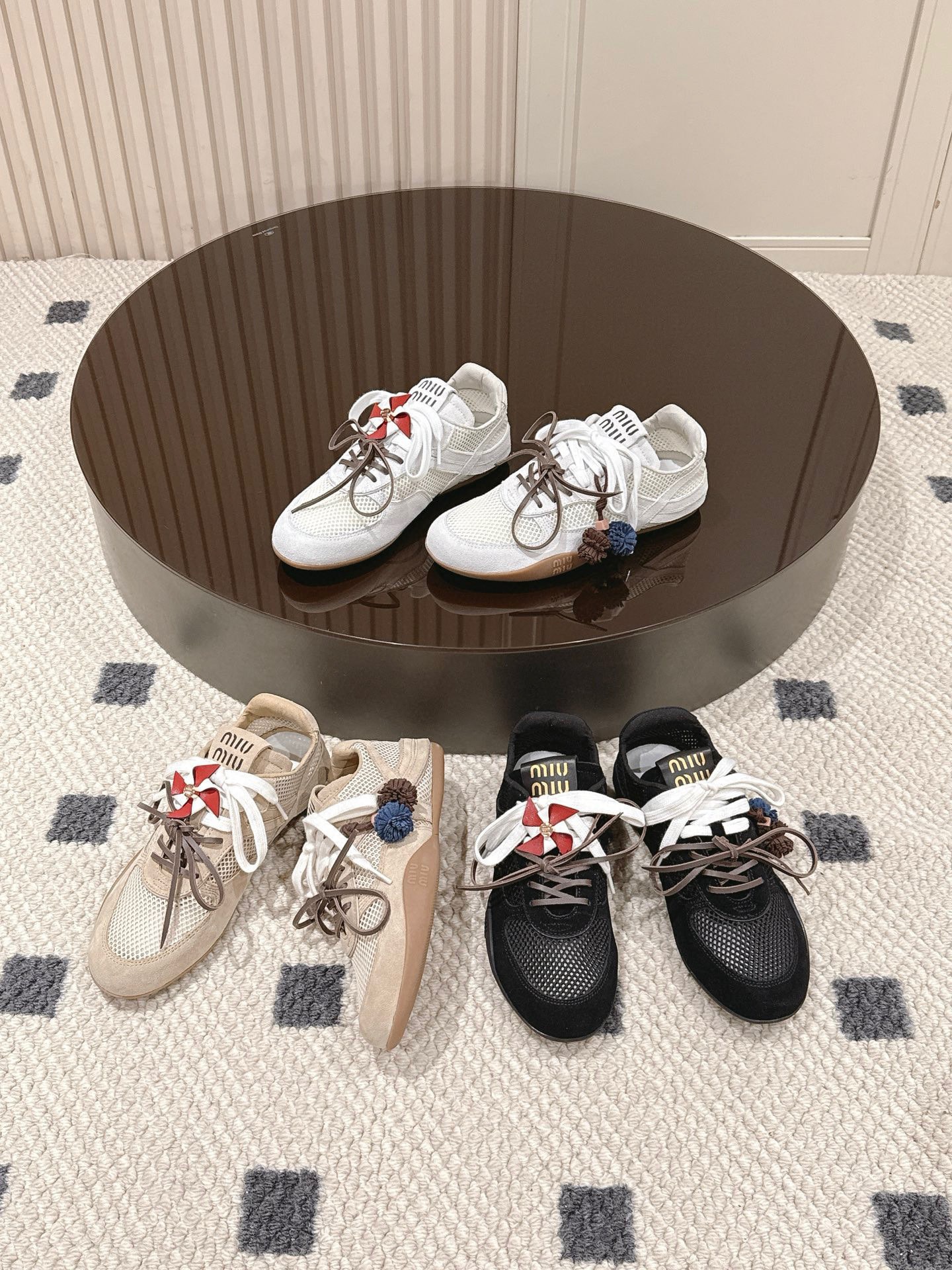 미우미우 신상 매쉬 스니커즈