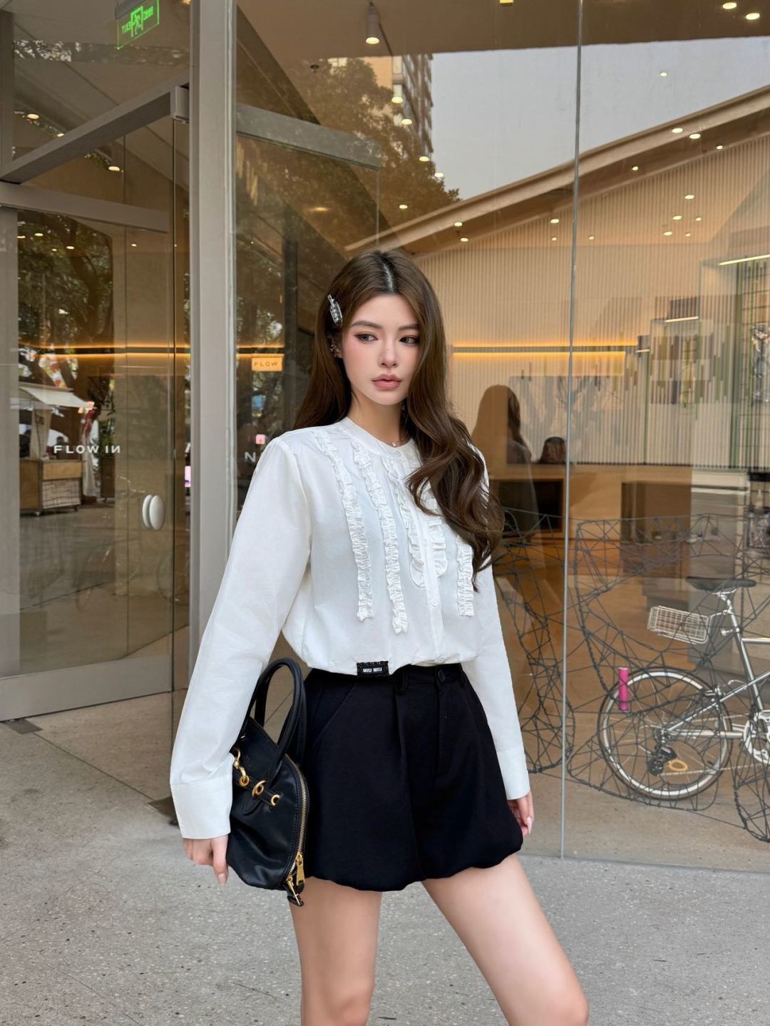 미우미우 26 라운드넥 프릴 긴팔