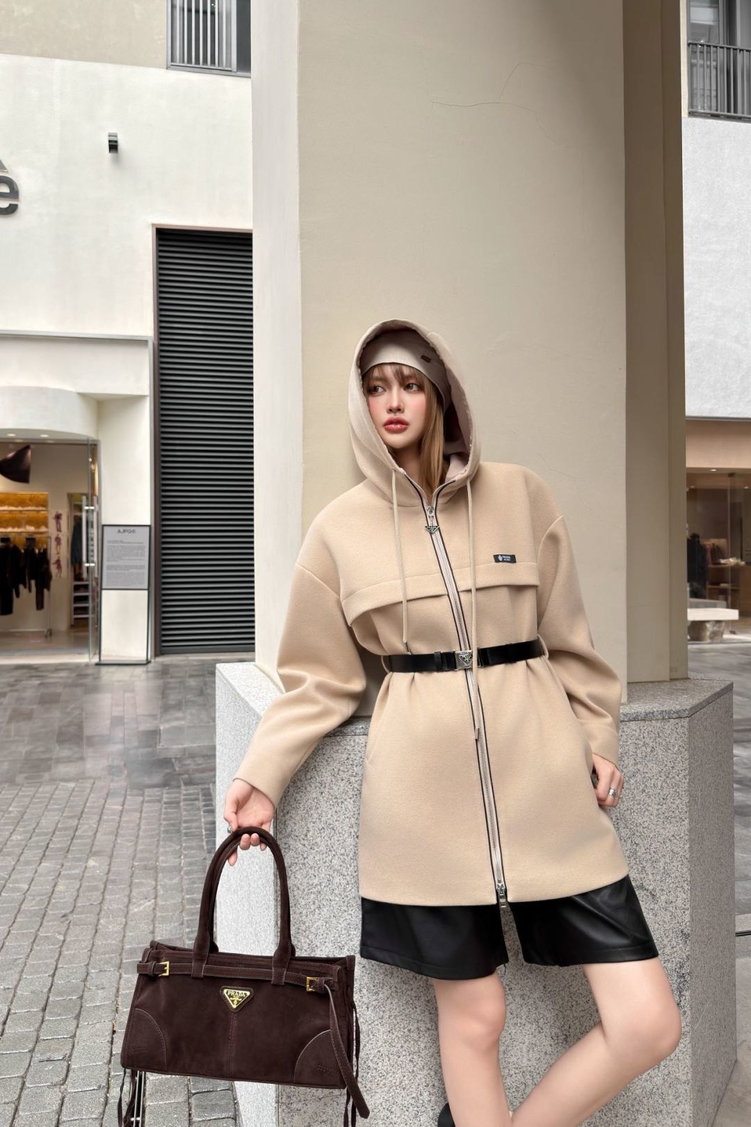 프라다 25 캐시고라 리나일론 코트