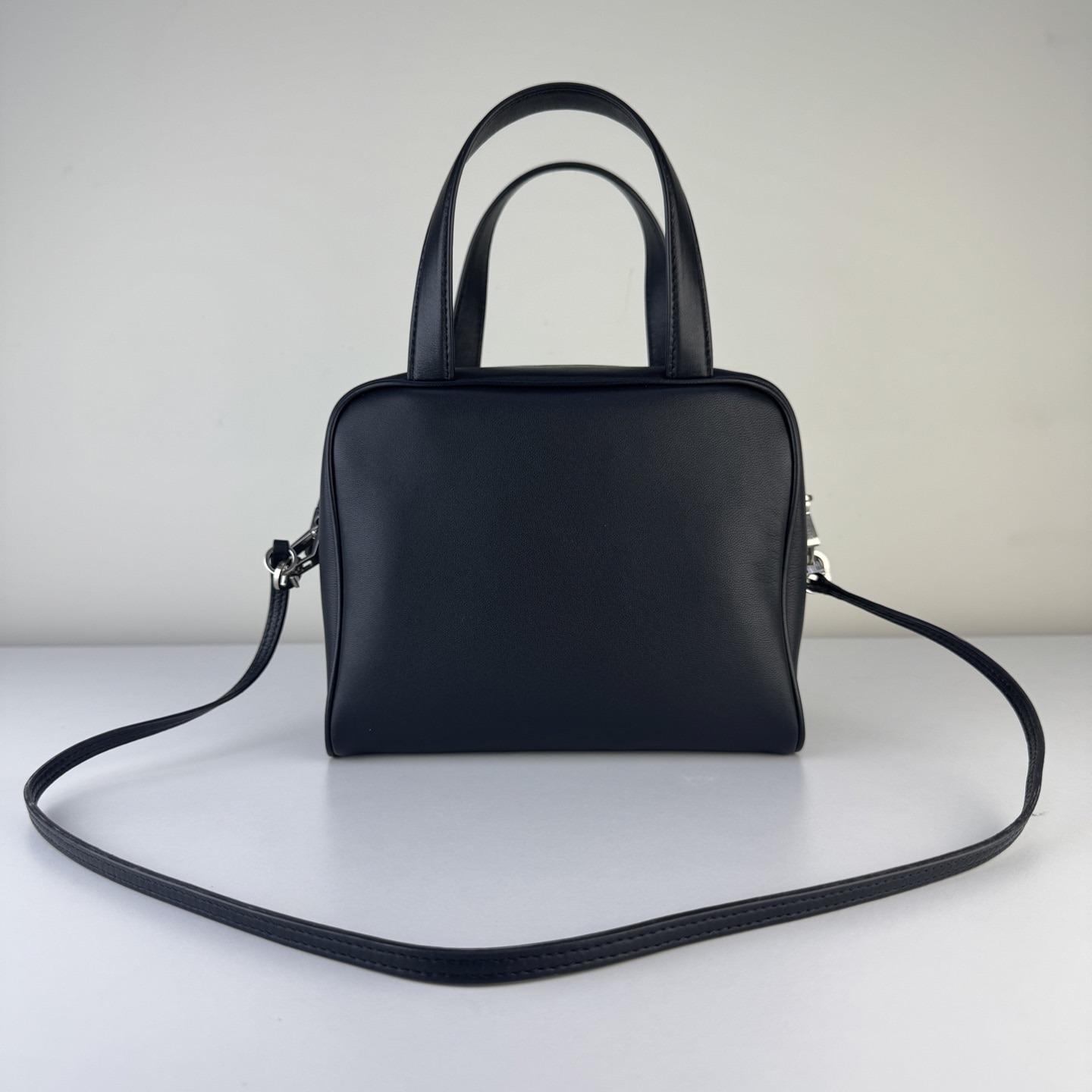 더로우 블랙 레이 도트백