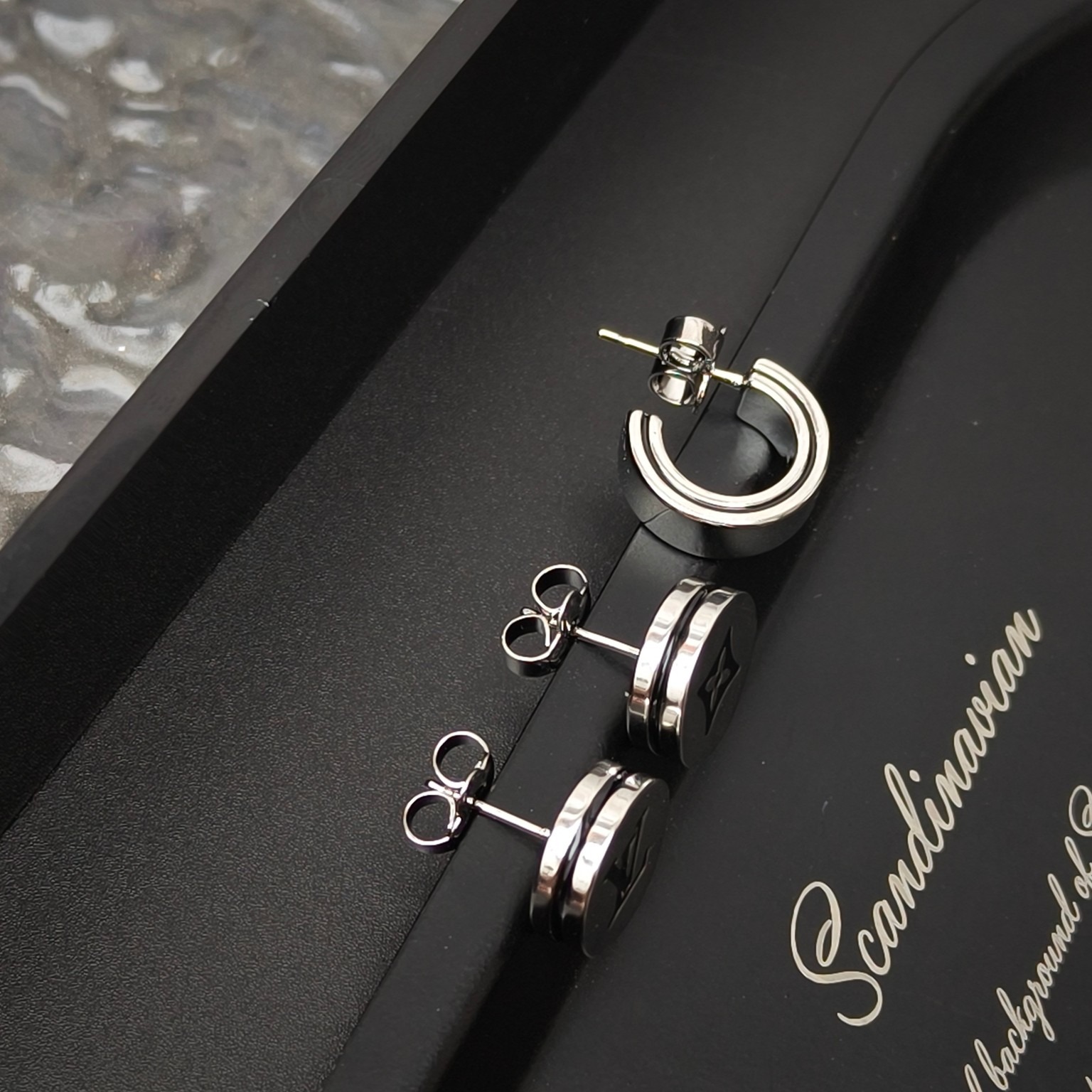 루이비통 테일러 귀걸이