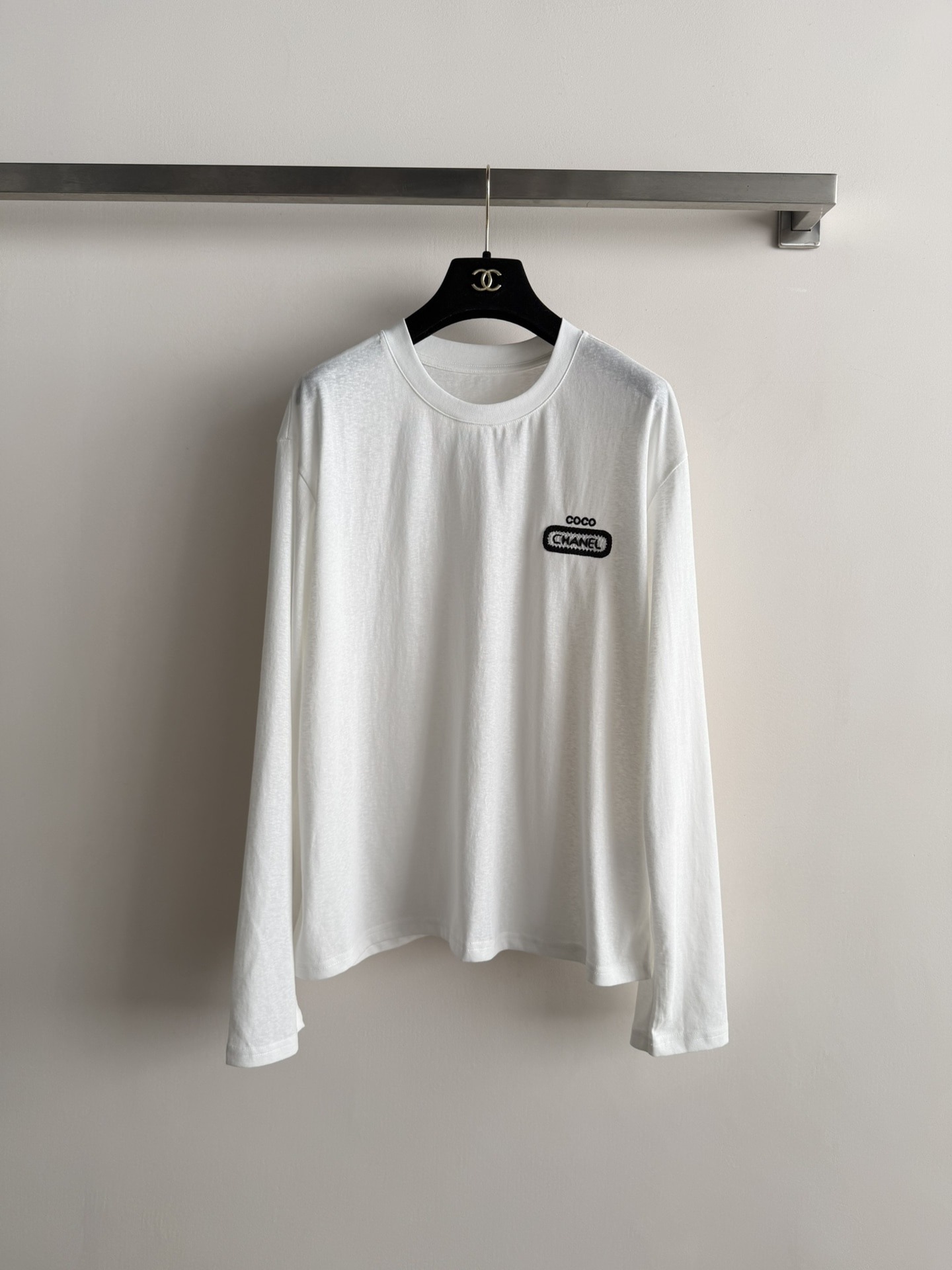 샤넬 신상 라운드넥 긴팔