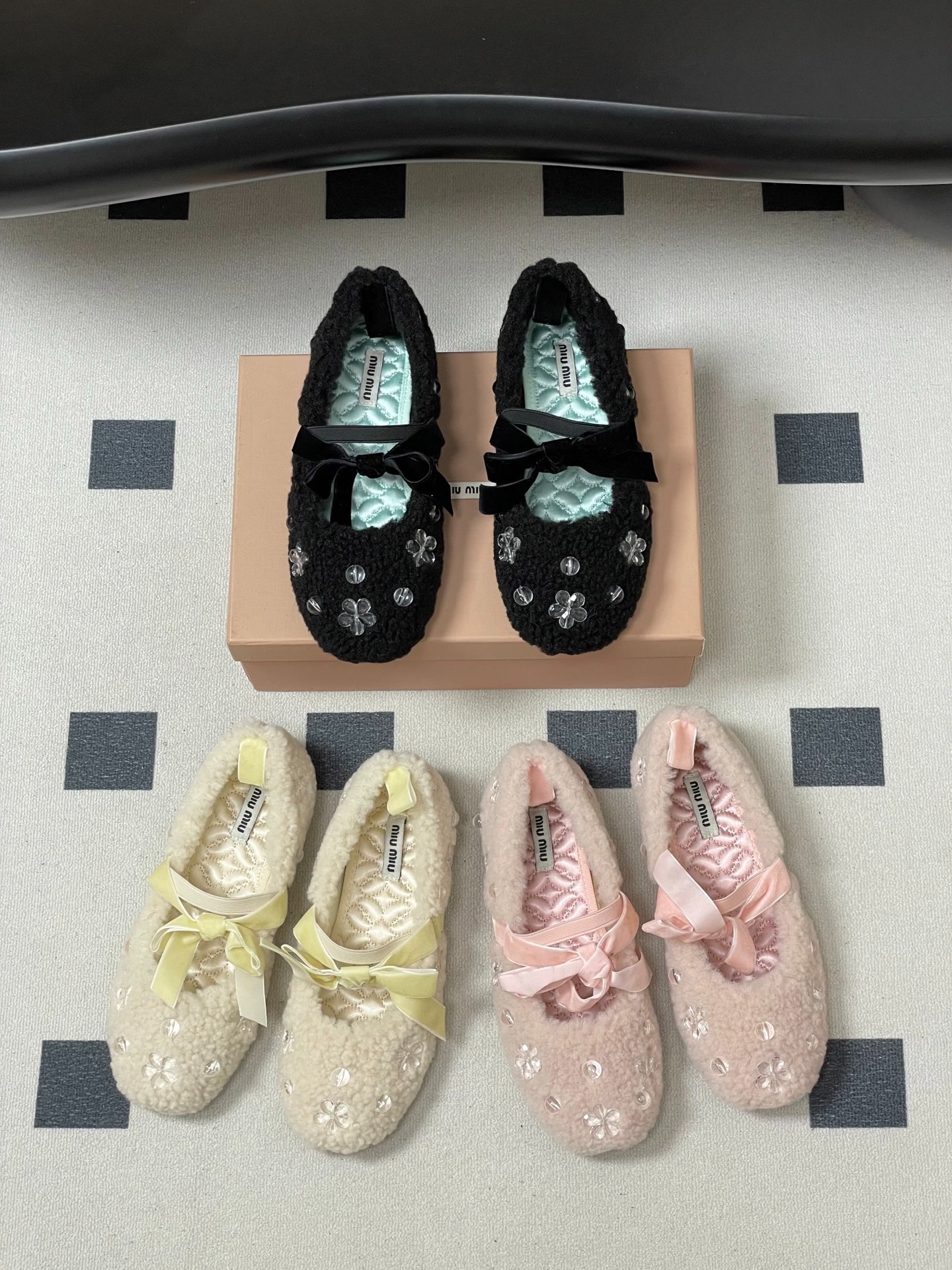 미우미우 리본 메리제인 양털 발레화