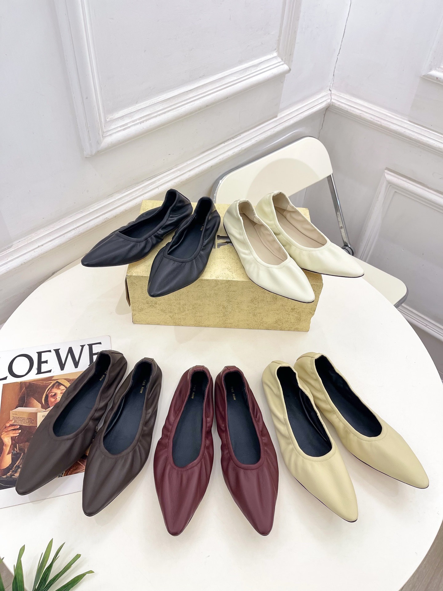 더로우 26 봄여름 신상 스틸레토 플랫