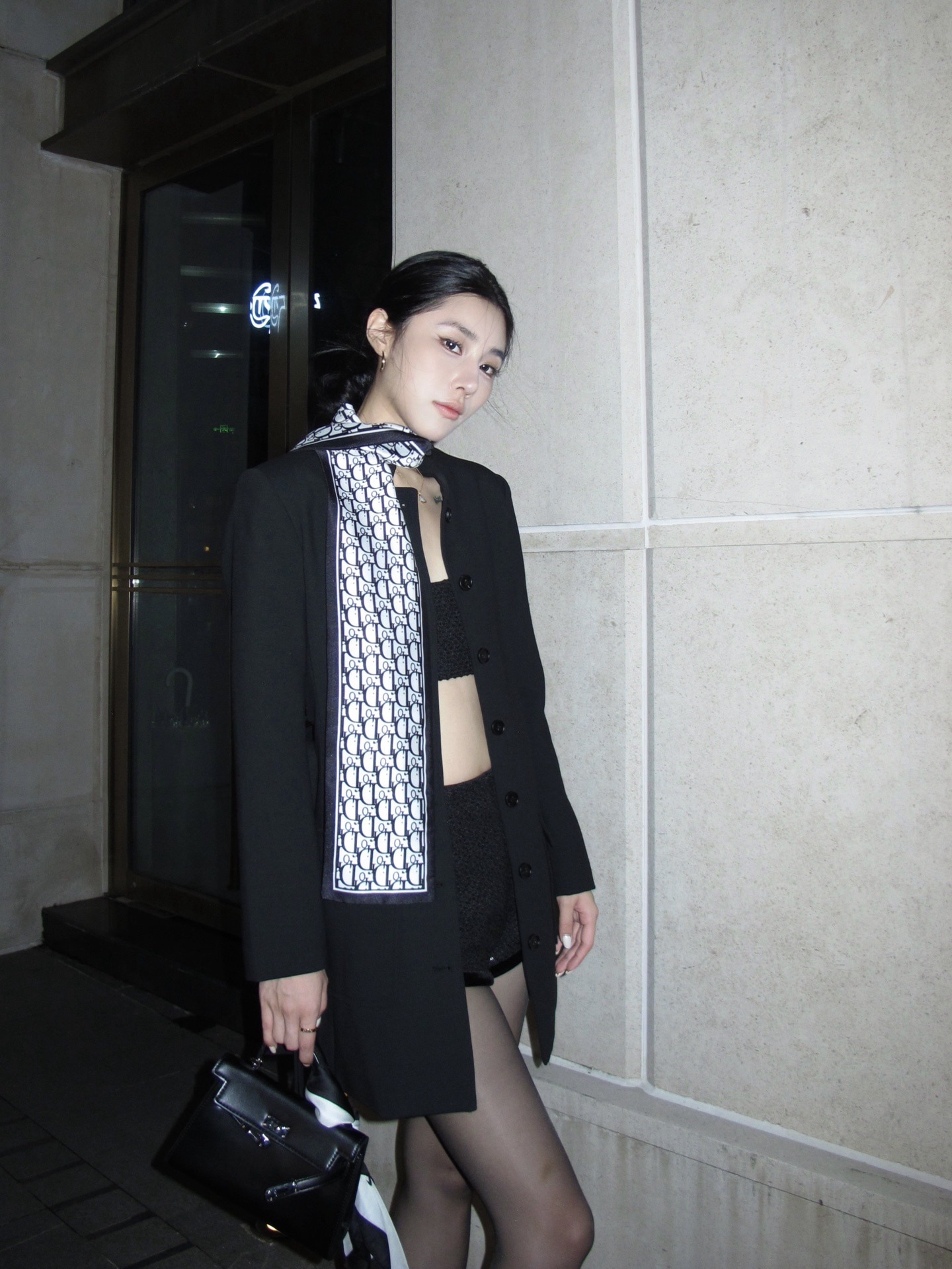 디올 신상 머플러 스탠드카라 울 하프코트