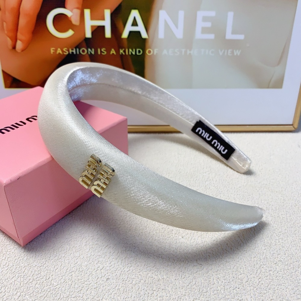 미우미우 심플 로고 심플 헤어띠