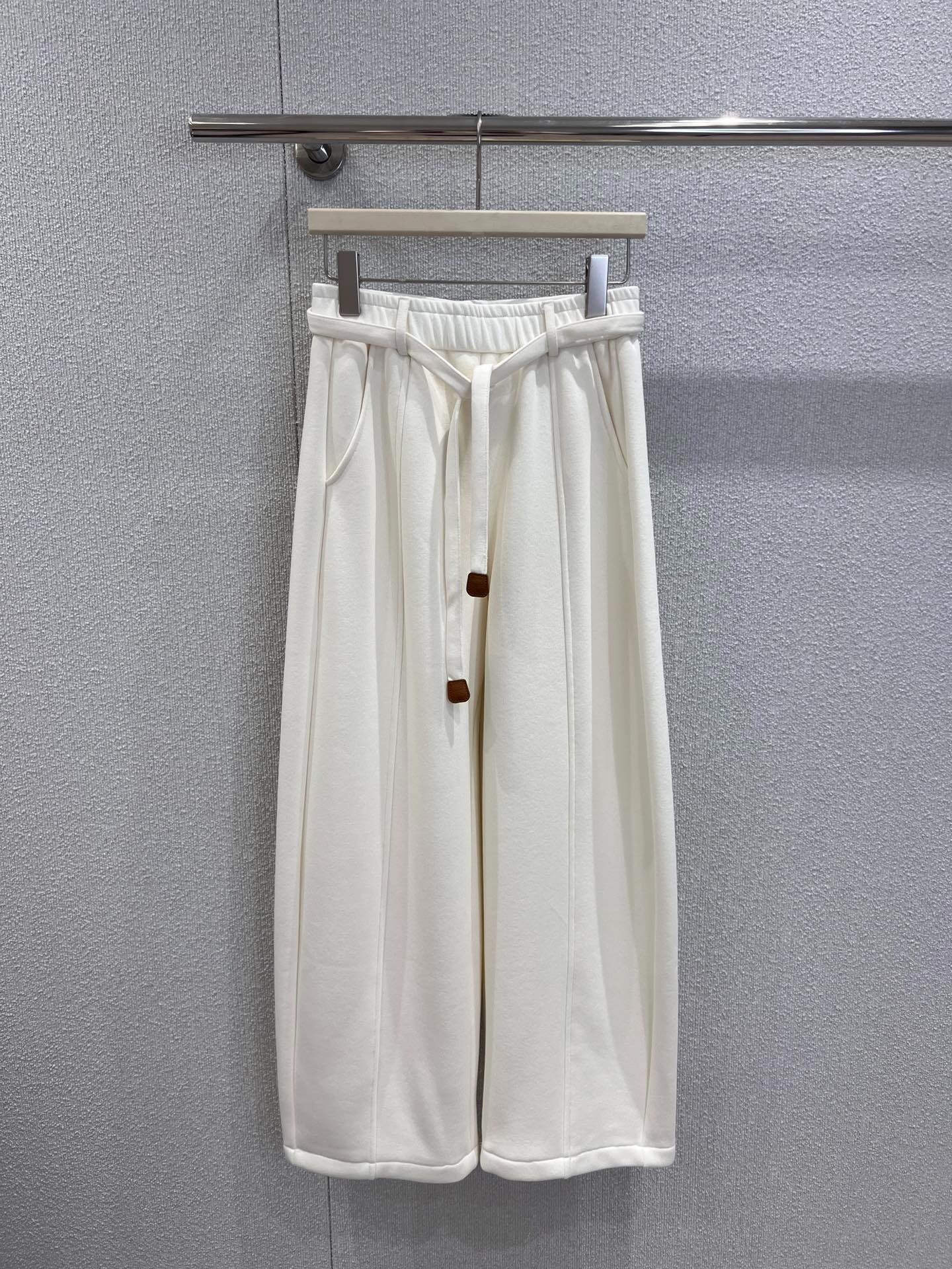 로에베 25FW 신상 기모 벨트 캐주얼 팬츠