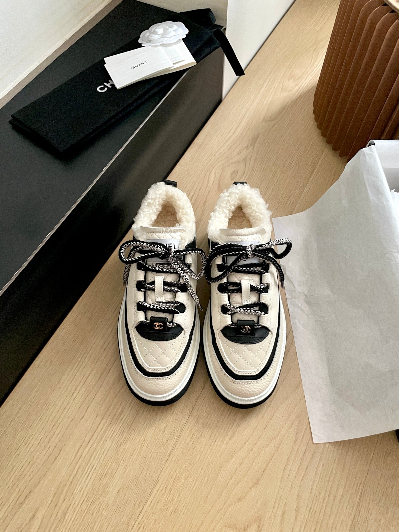 샤넬 25c 신상 양털 운동화