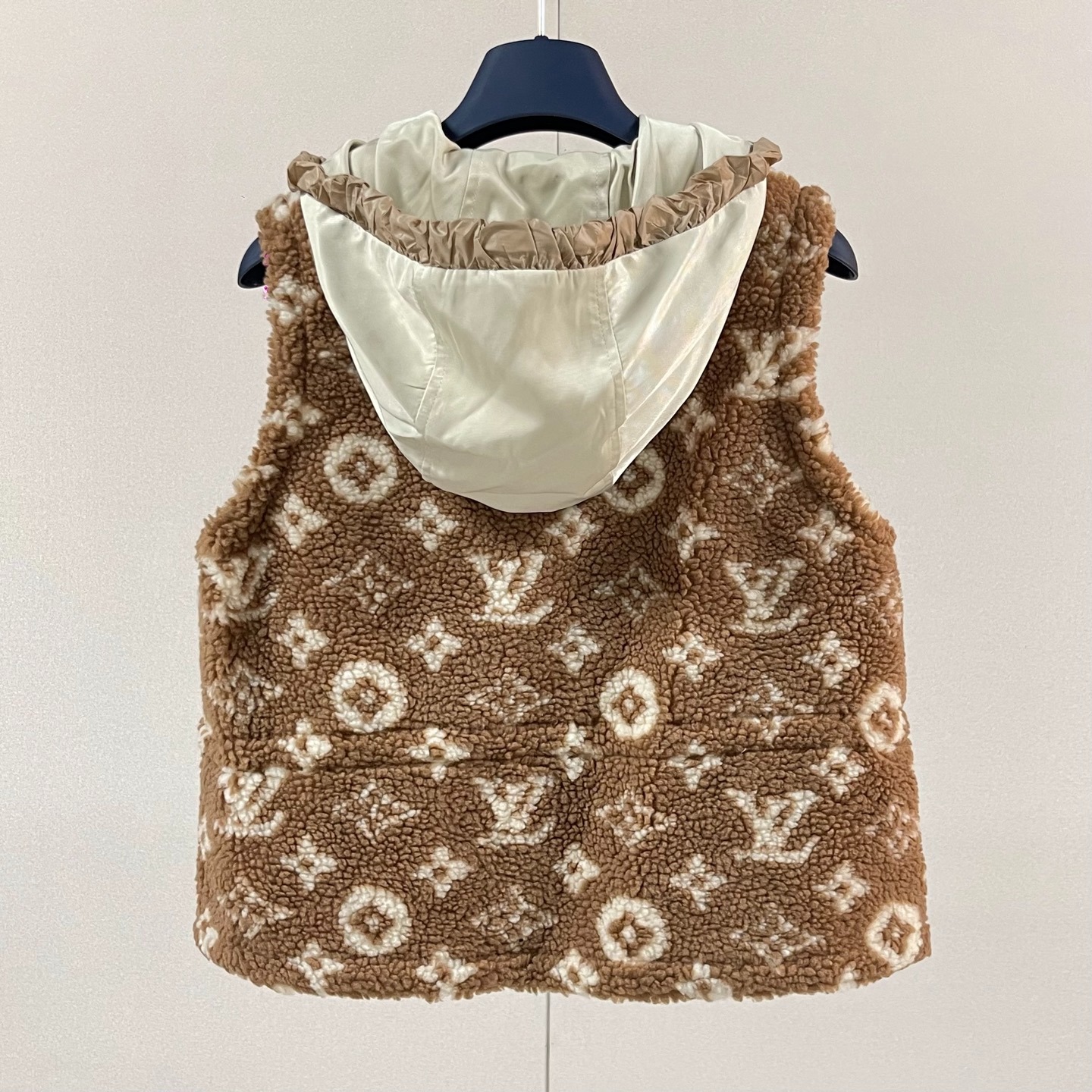 루이비통 신상 후드 패치워크 램스울 조끼