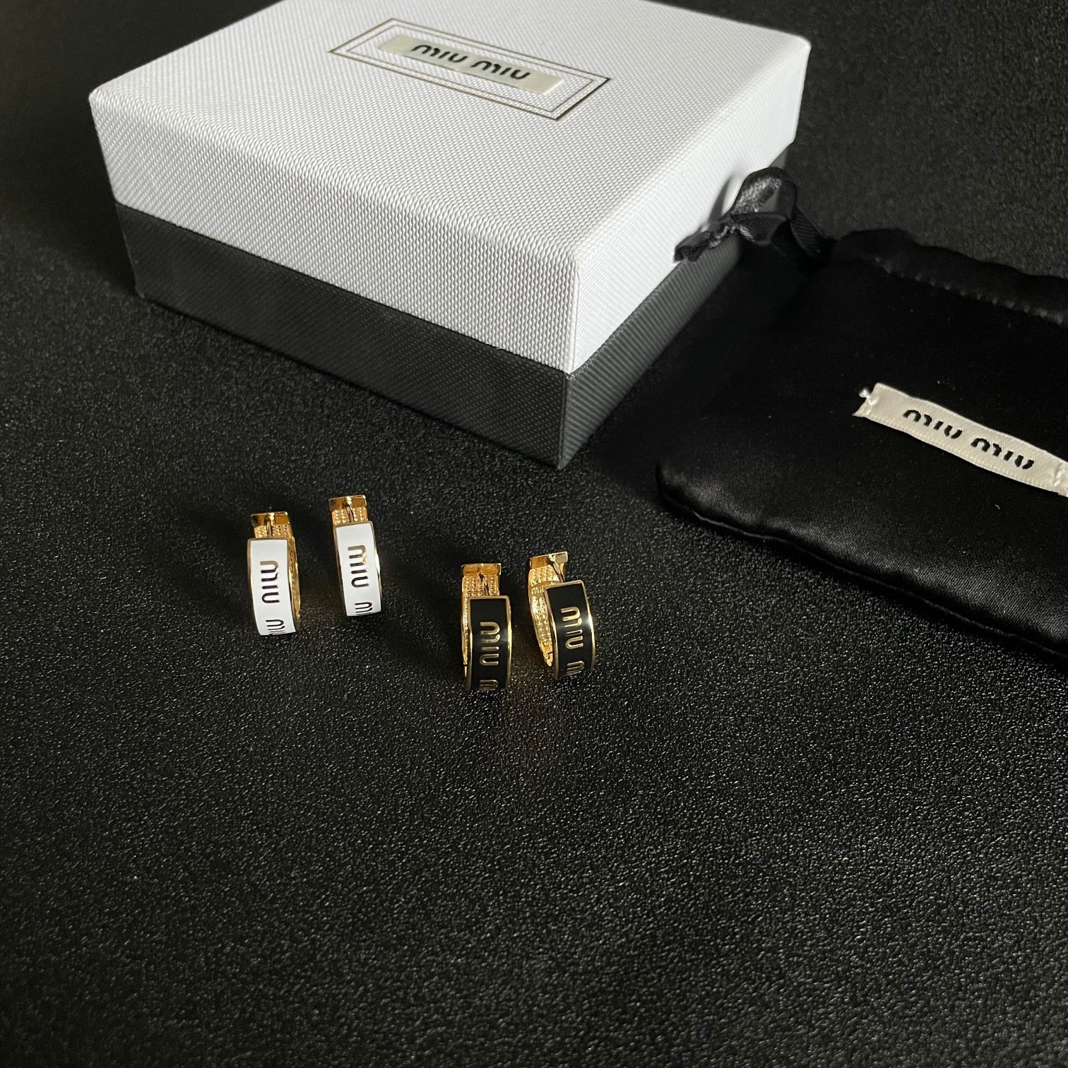 미우미우 귀걸이