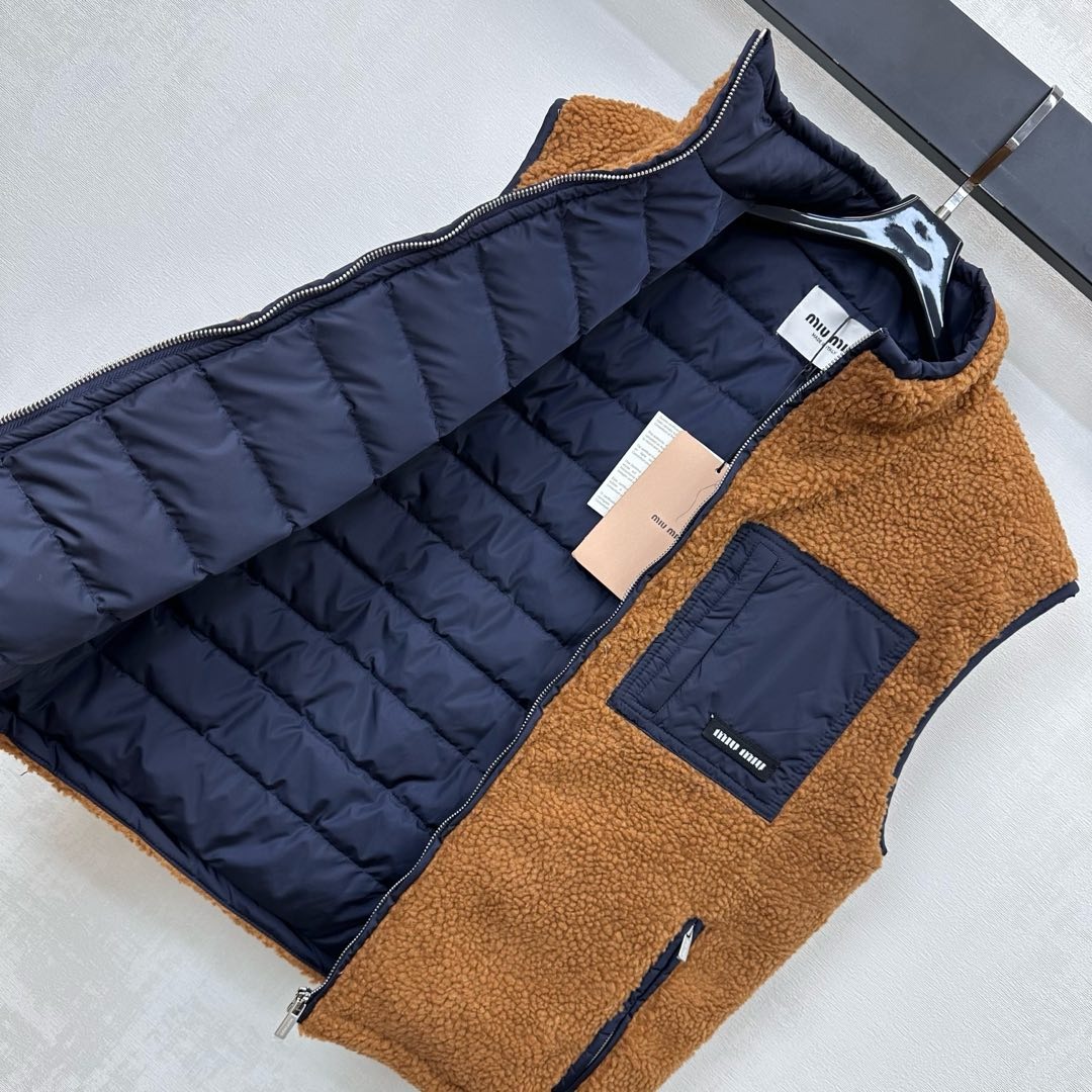 미우미우 25 신상탑 스웨이드 베스트