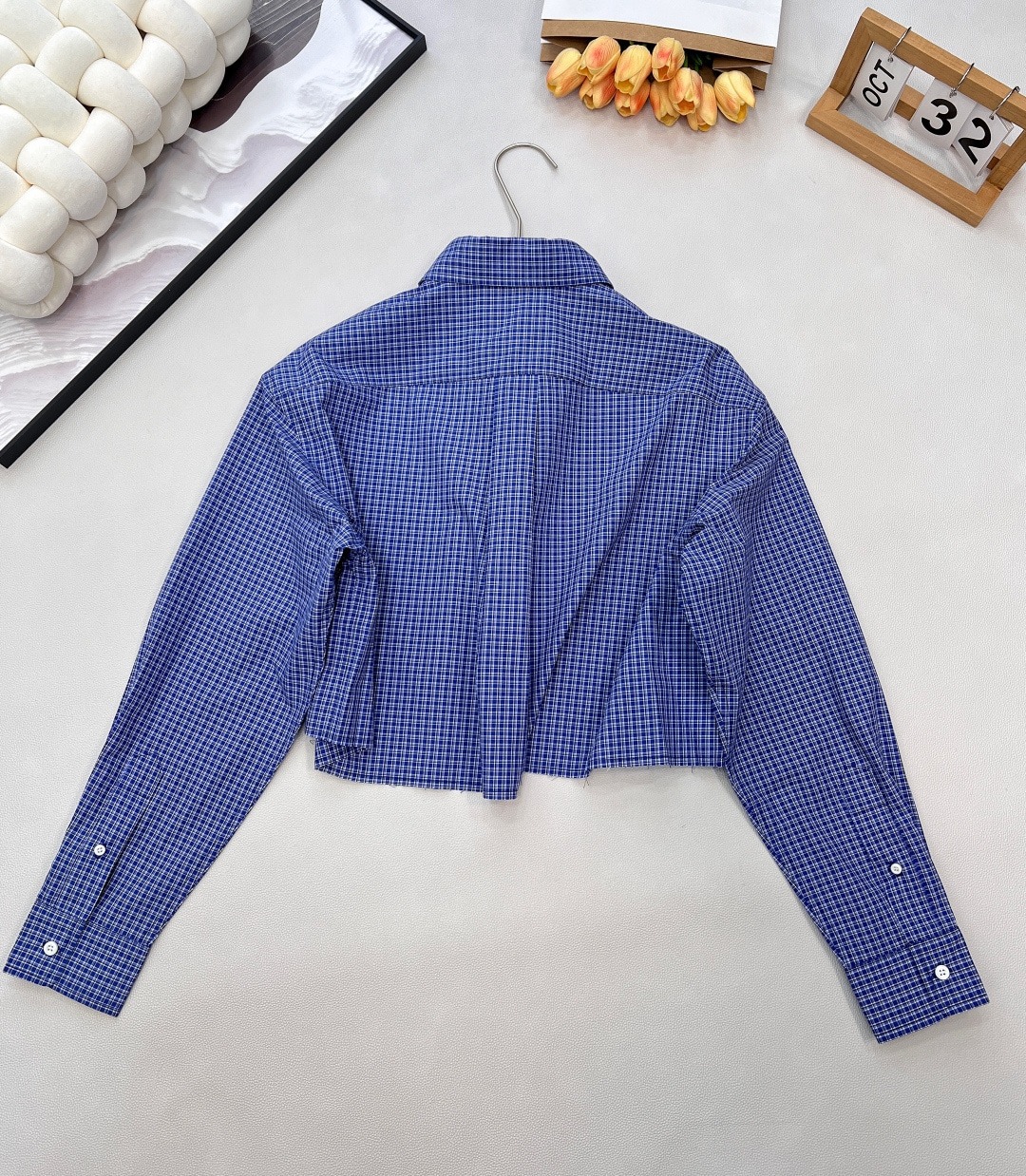 미우미우 신상 숏 체크 긴팔 셔츠