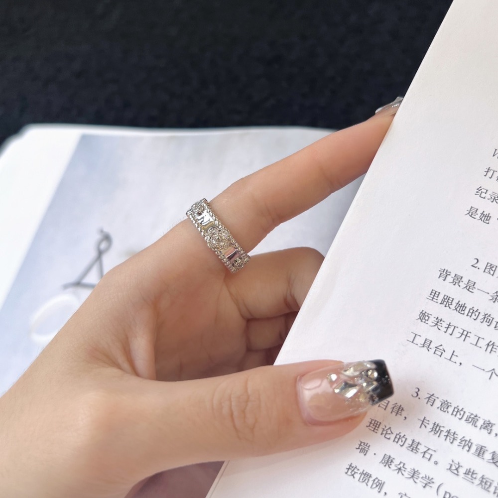 반클리프 Arpel 뻬를리 스위트 클로버 링 반지