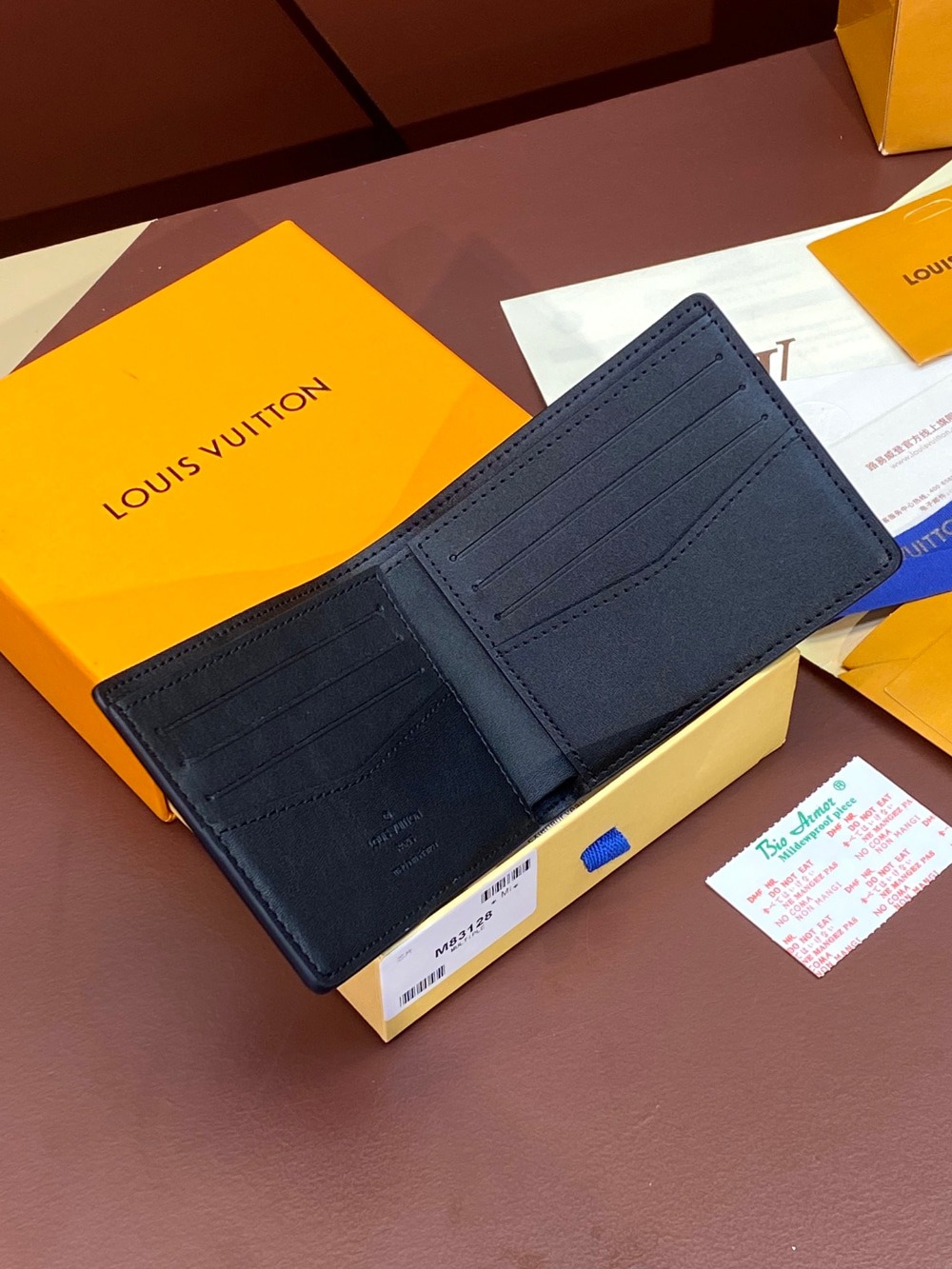 루이비통 남성 반지갑 브라짜 월릿 M83128