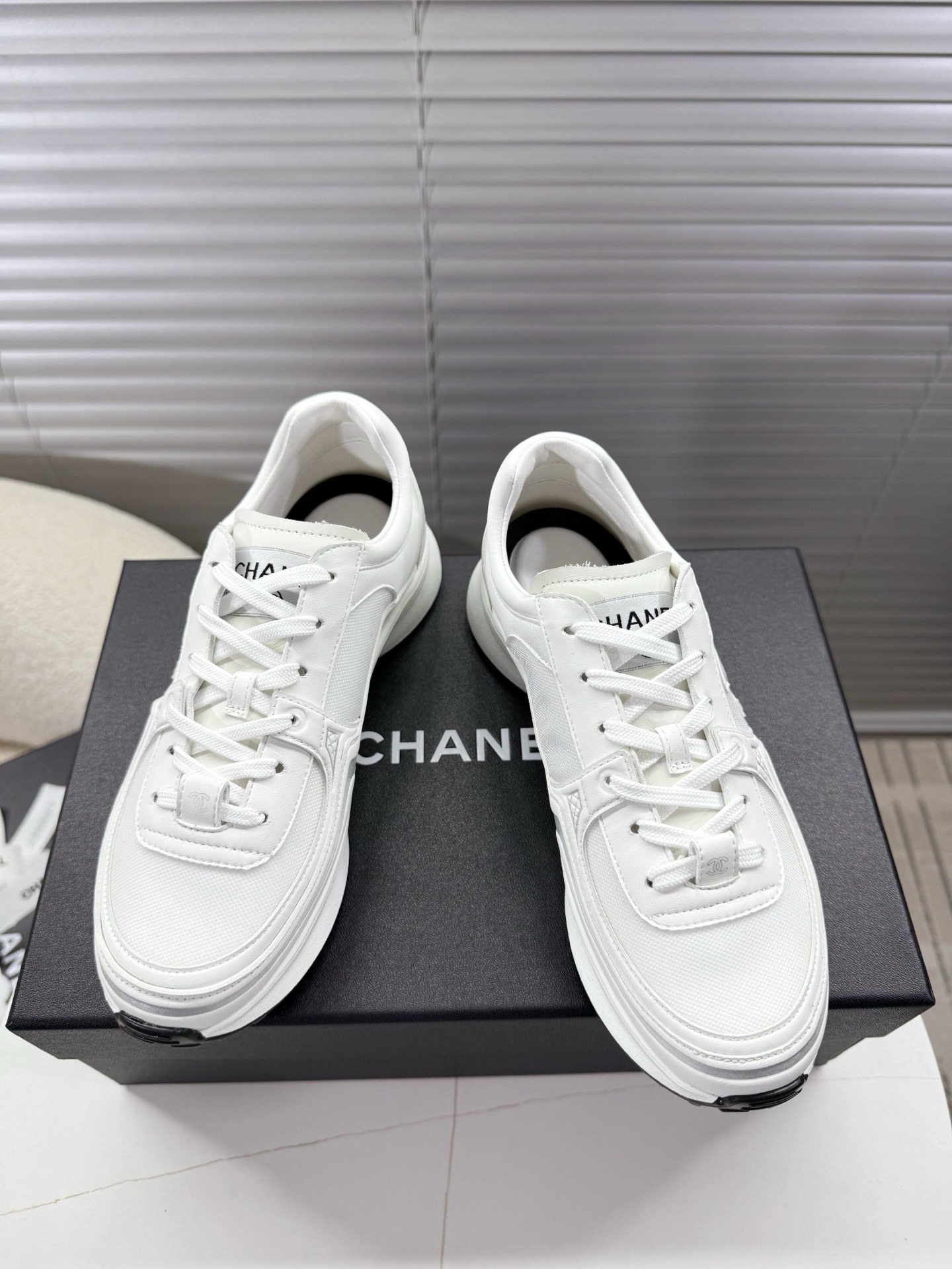 샤넬 신상 크루즈 스니커즈