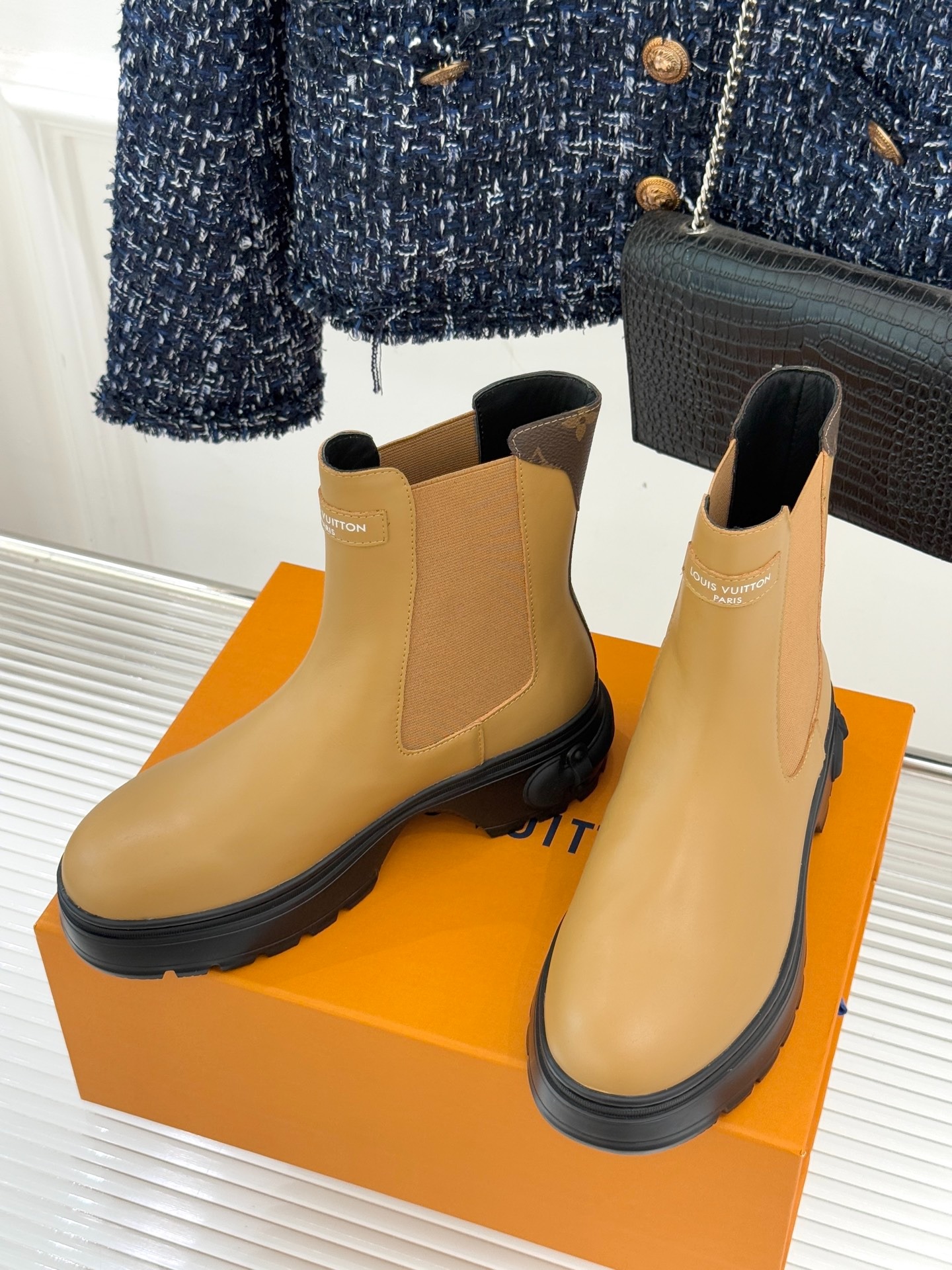 루이비통 25WF 신상 첼시 앵클부츠