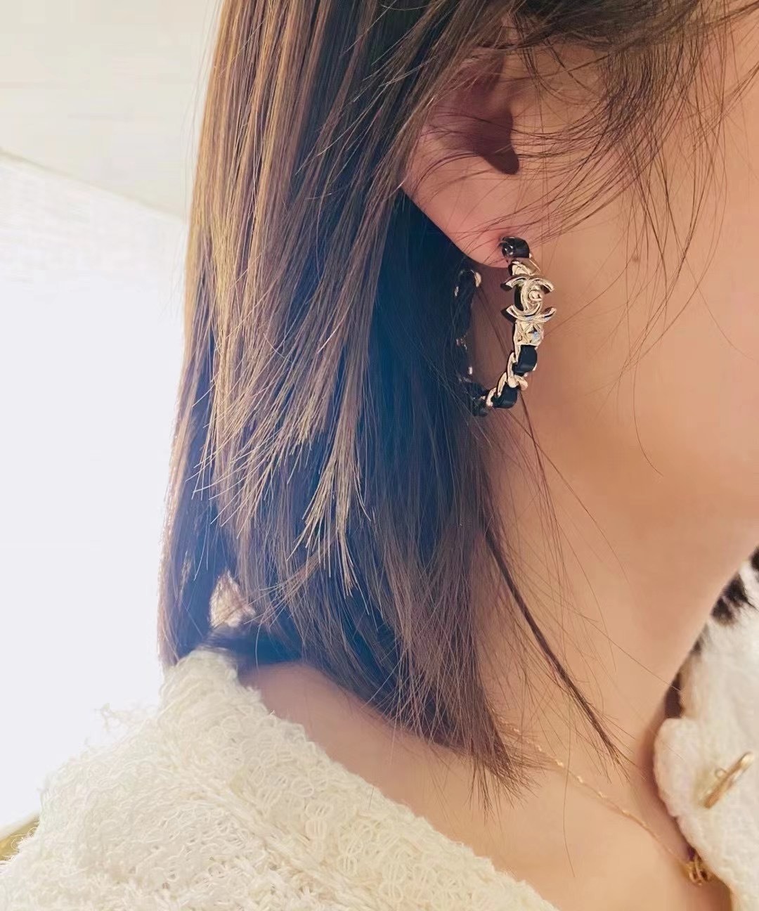 샤넬 가죽 더블 C 이어링