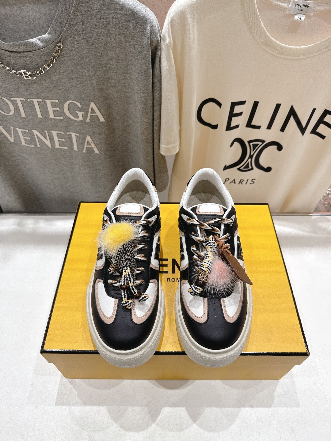 펜디 25ss 메쉬 스트랩 통굽 스니커즈