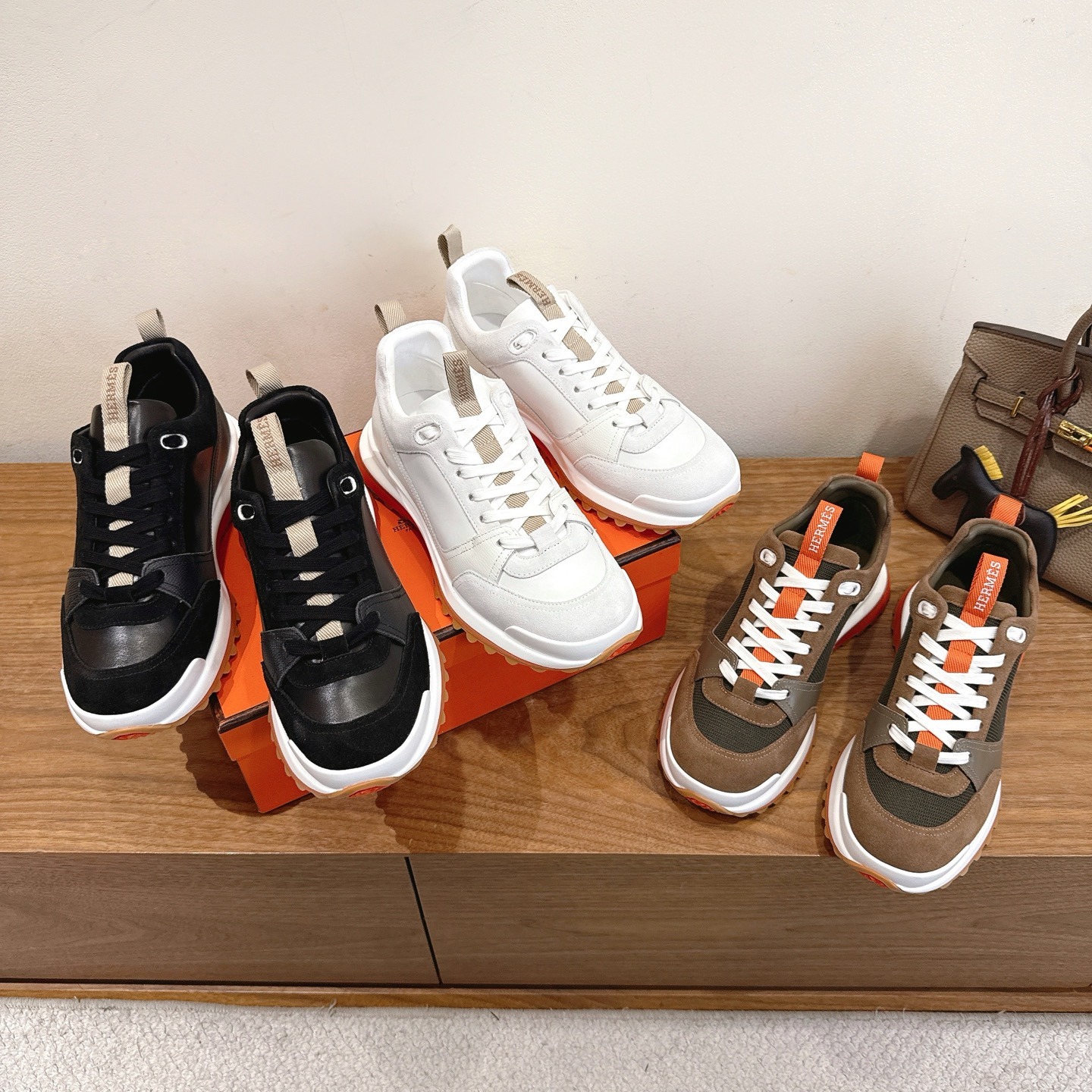 에르메스 25ss 스니커즈