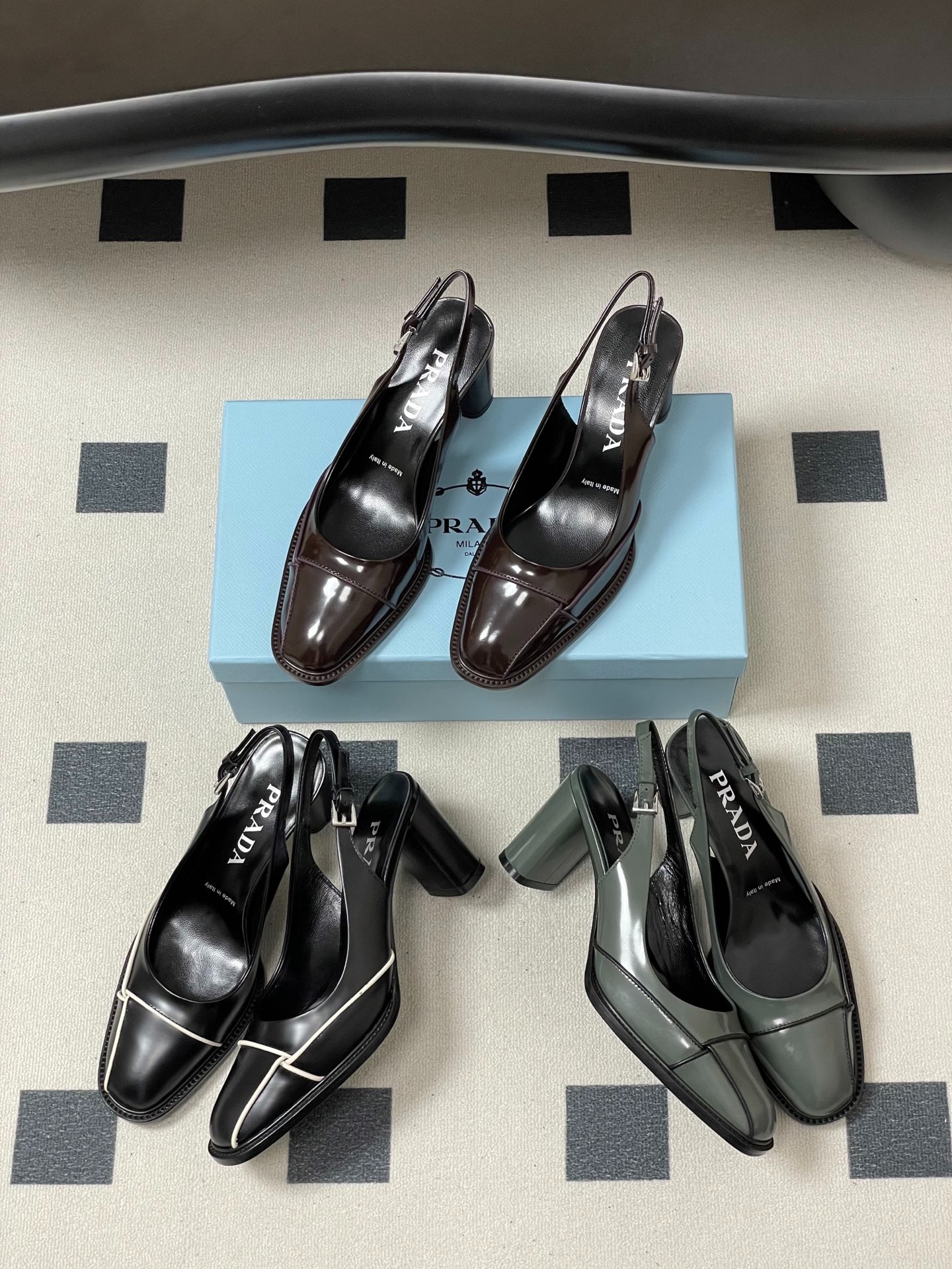 프라다 빈티지 볼링 스티치 힐