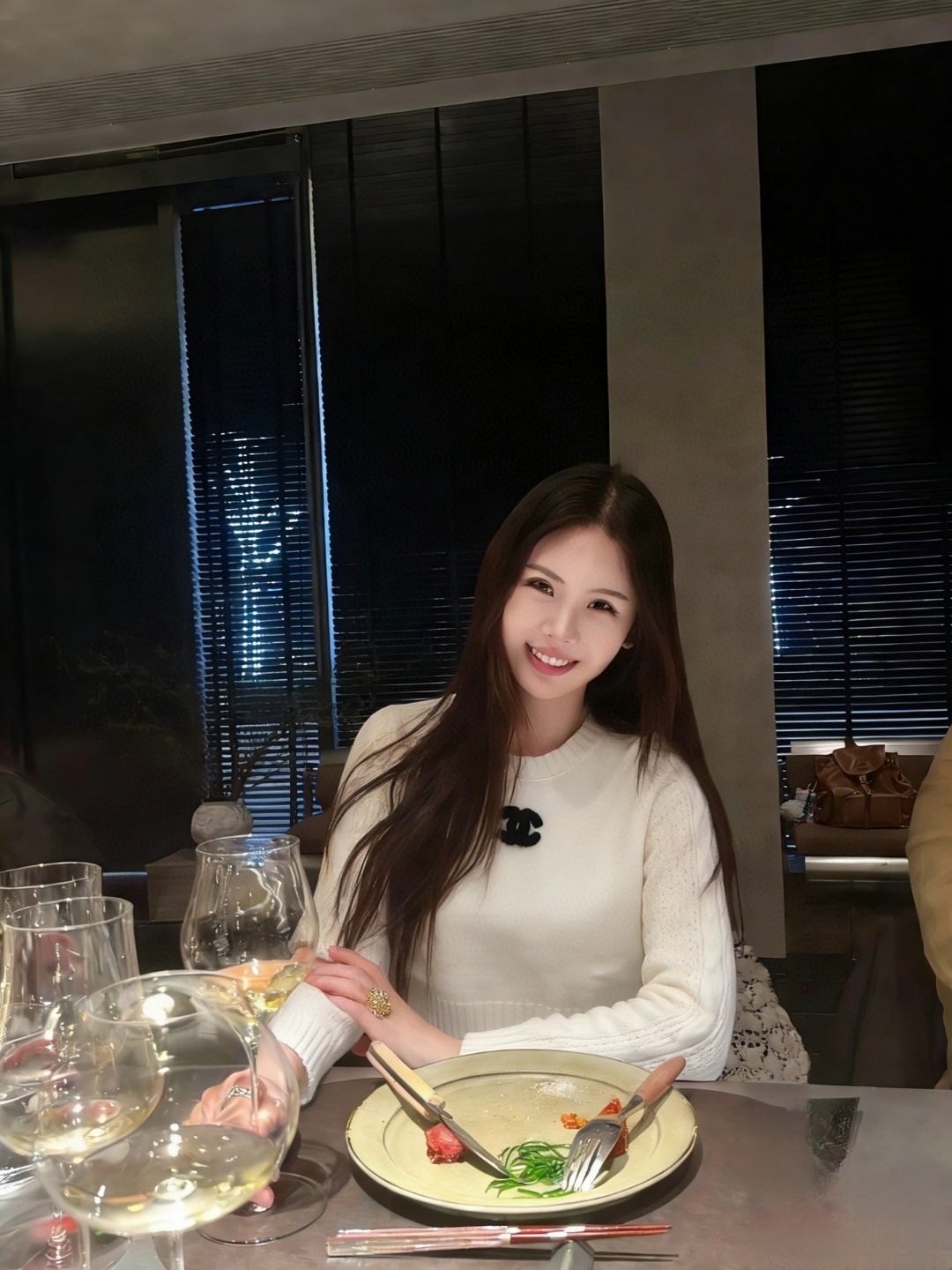 샤넬 26 신상 스탠드 라운드 니트 탑