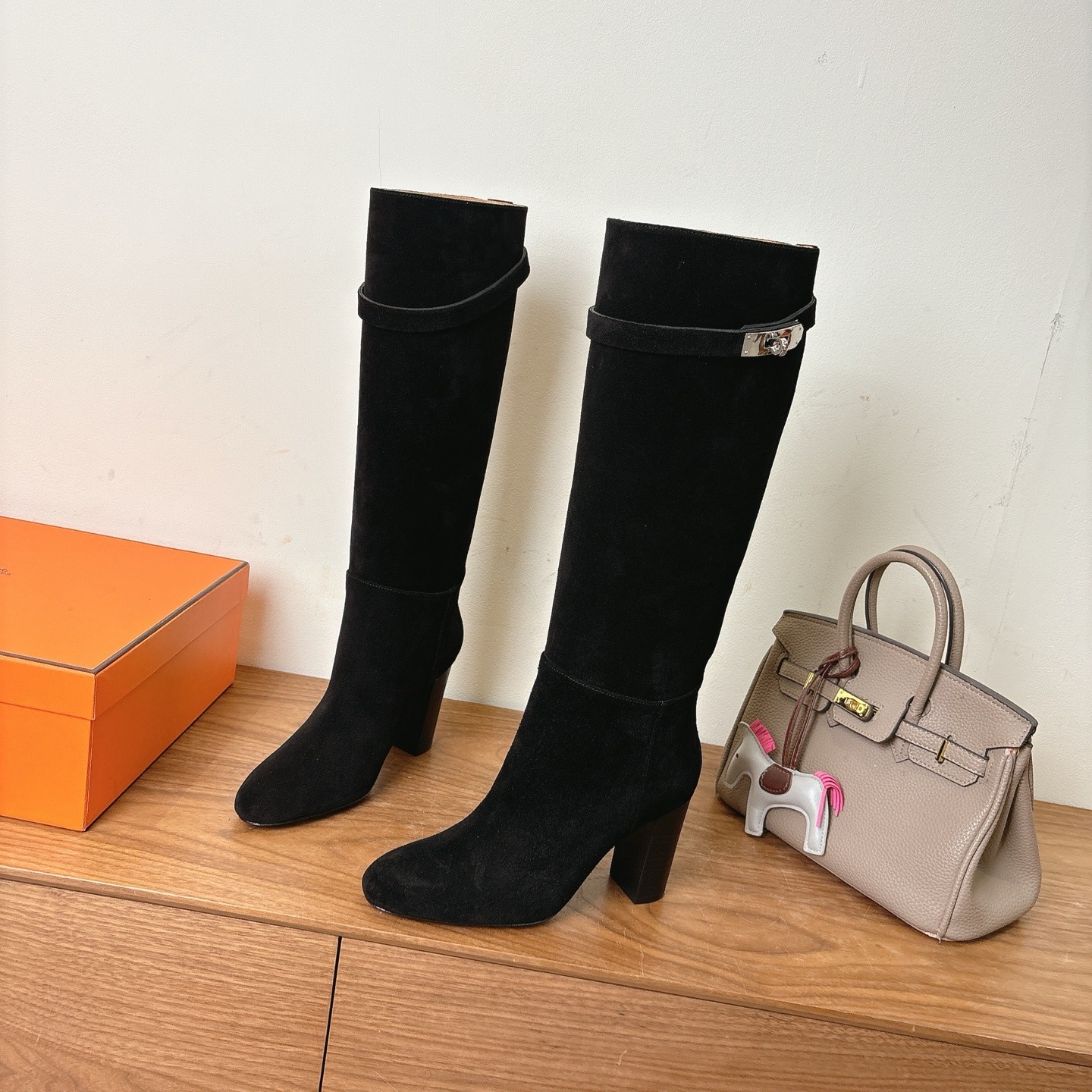 에르메스 신상 스웨이드 앵클부츠