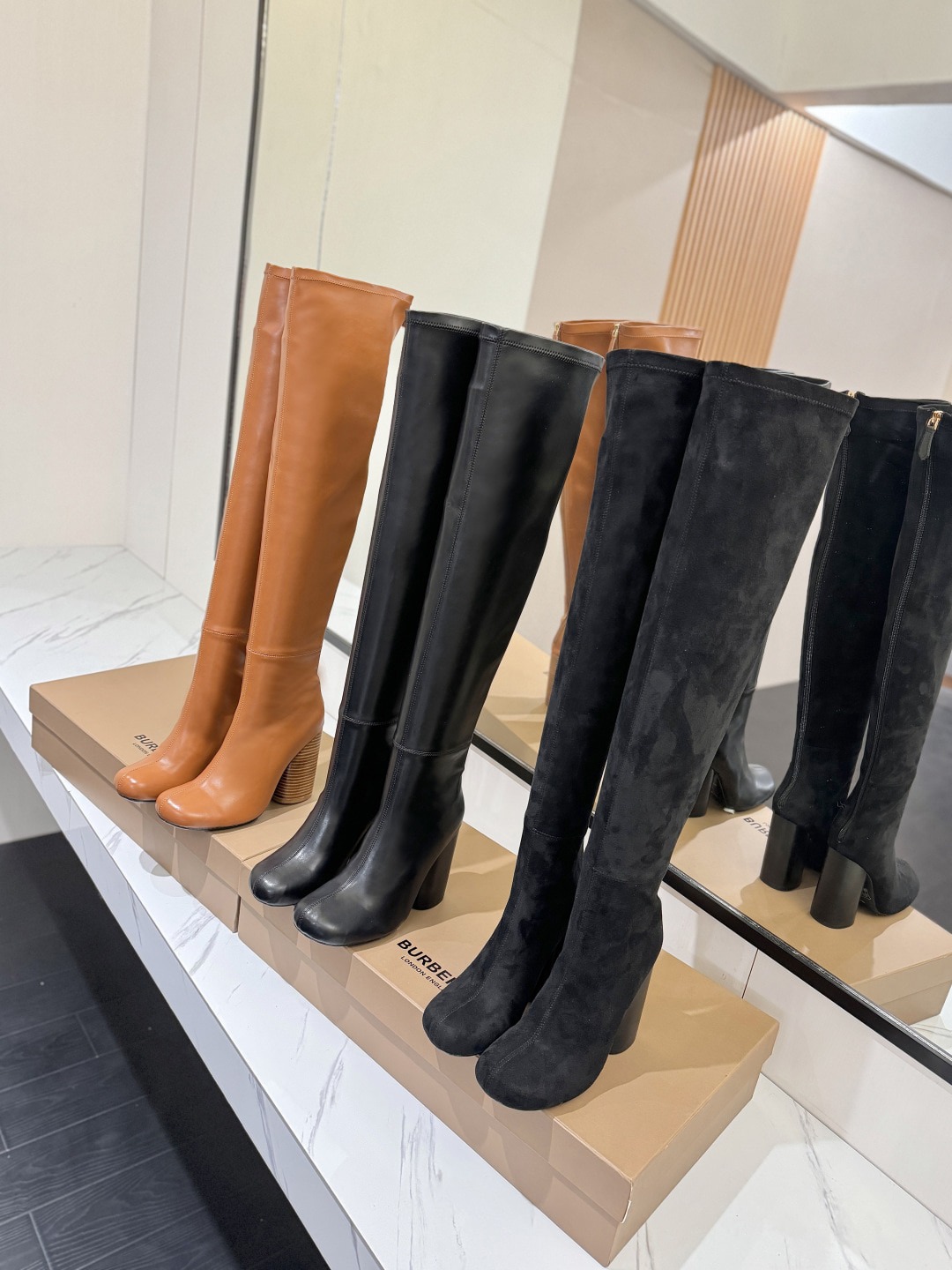 버버리 신상 통굽 스판부츠