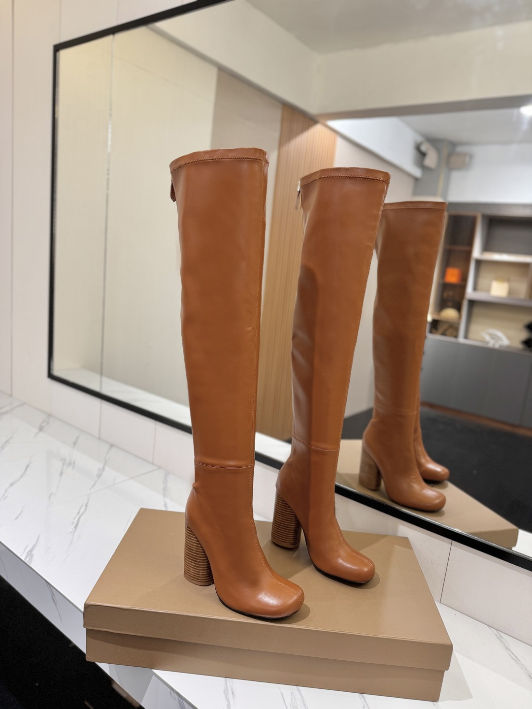 버버리 신상 통굽 스판부츠