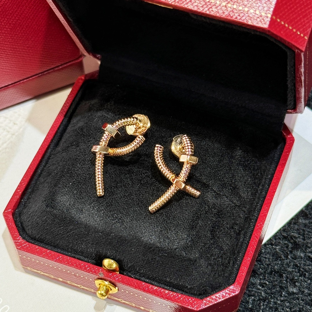 까르띠에 크로스 너트 귀걸이