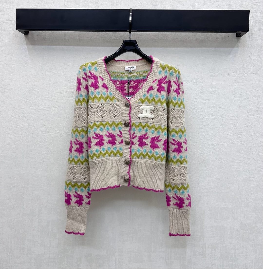 샤넬 26 신상 페어아일 로고 가디건