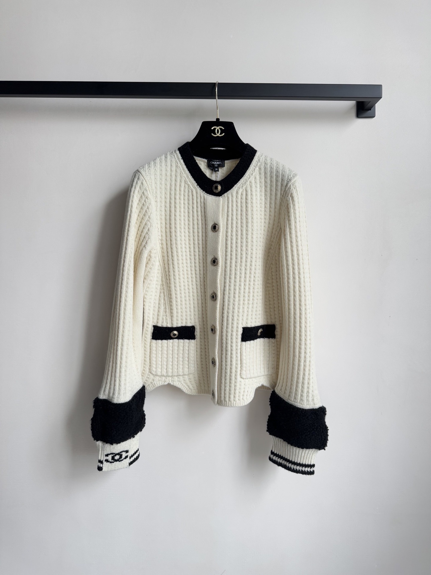 샤넬 25N 니트 가디건