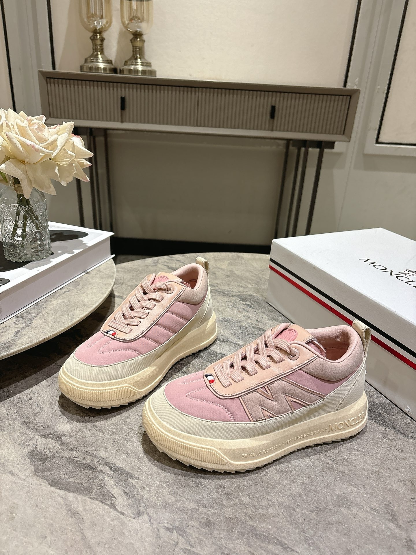 몽클레어 알티브 누벅 스웨이드 스니커즈