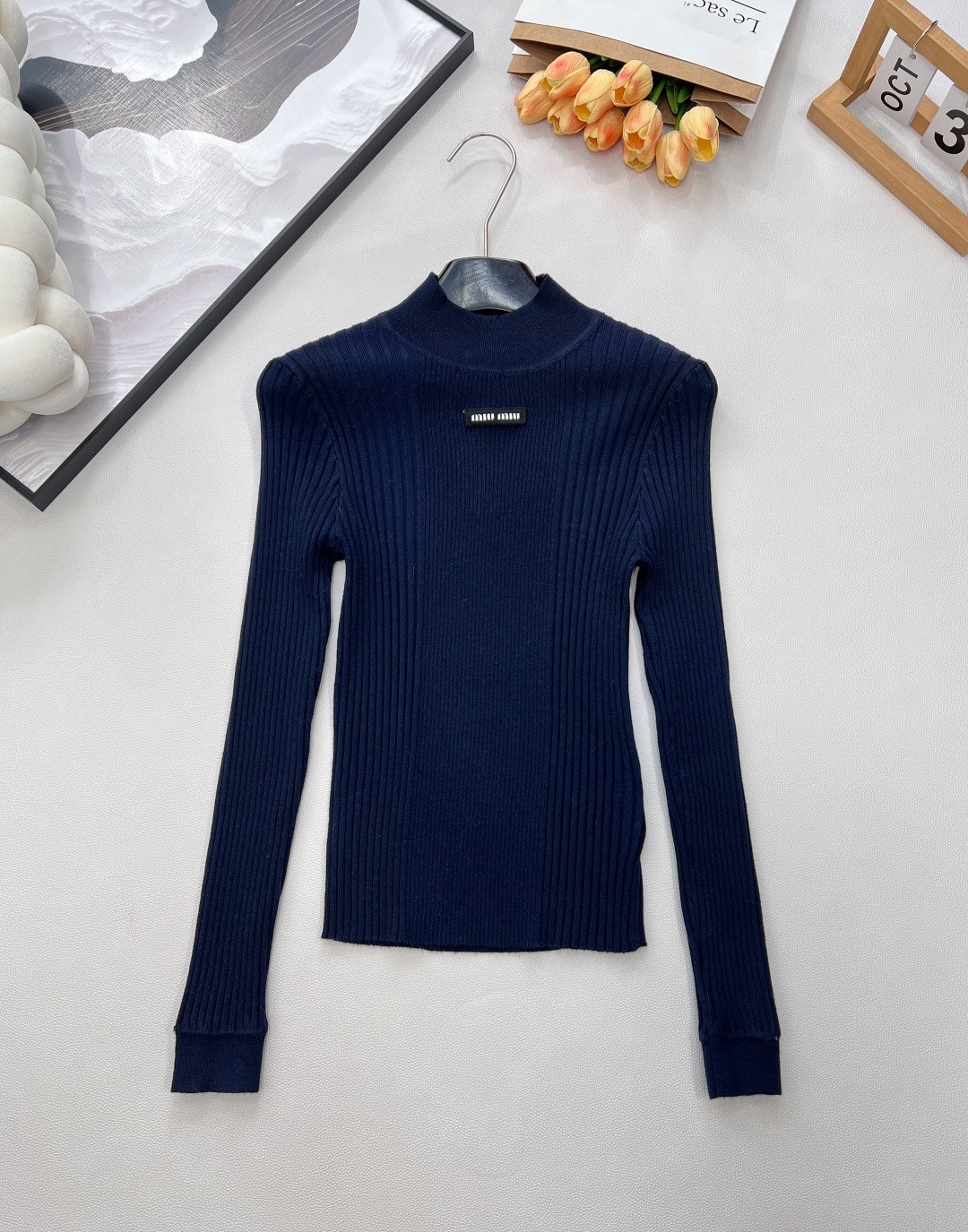 미우미우 25FW 신상 로고 캐시미어 니트